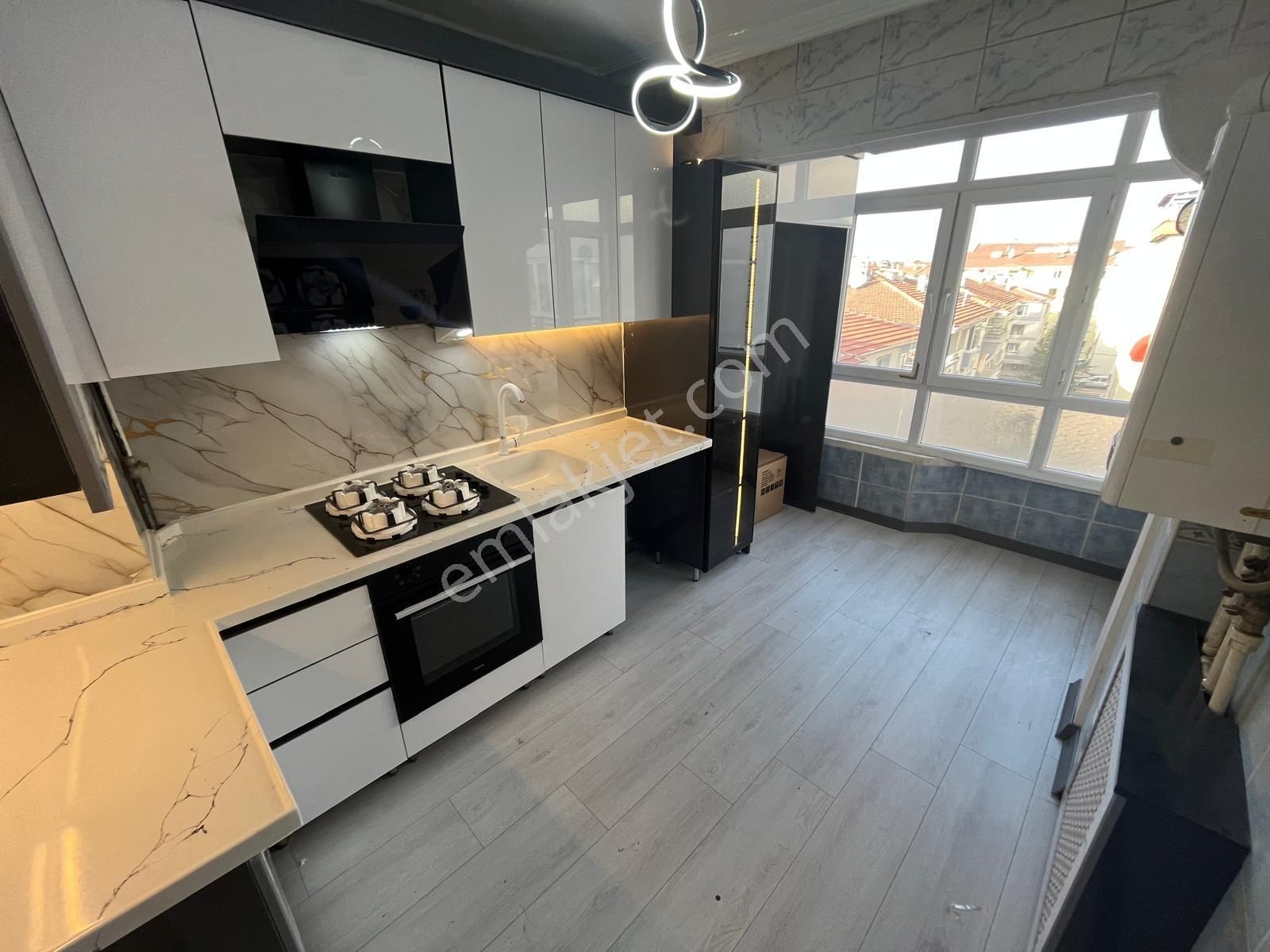 Pınarbaşı Mah"de 3+1 Ara Katta Asansörlü Full Yapılı Daire - Görsel 6