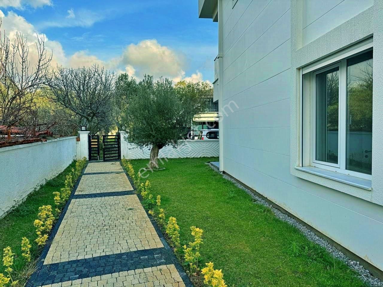Uytun'dan Gürede Sitede Çift Teraslı Bahçeli 5+1 Satılık Villa - Görsel 15