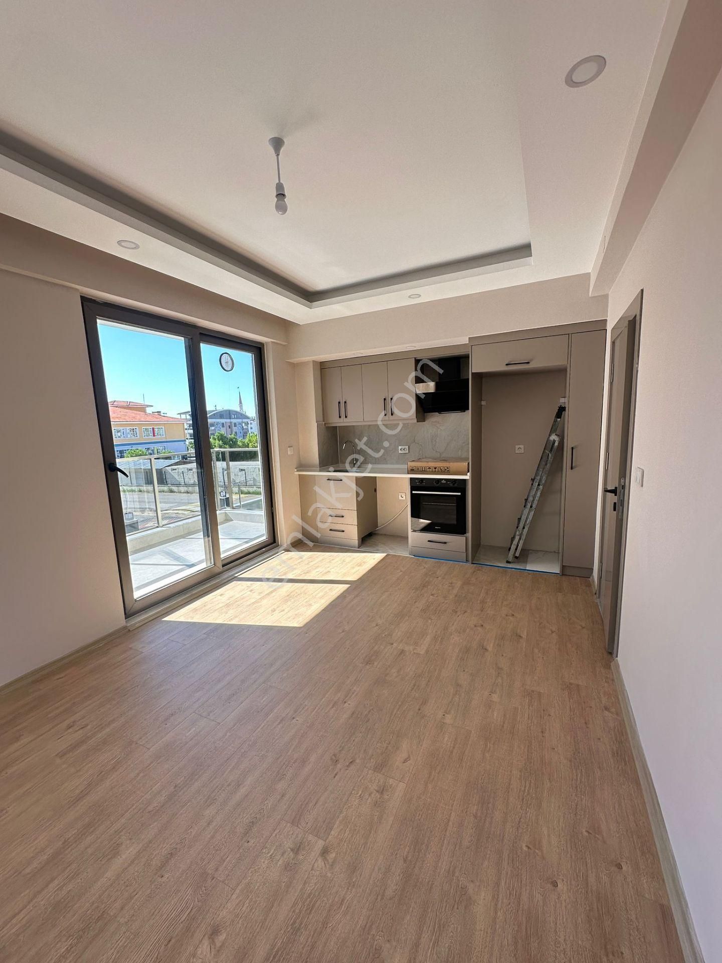 Site İçi Lüx Eşyasız Satılık Daire - Görsel 10