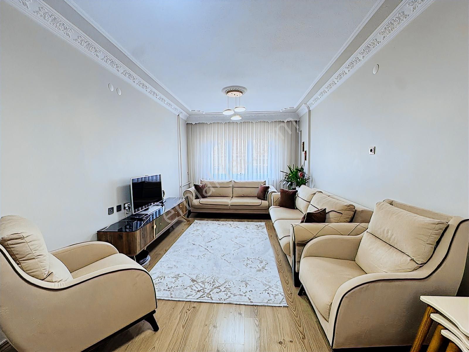 Oscar'dan Güllük'te İçi Full Yenilenmiş Balkonlu 3+1