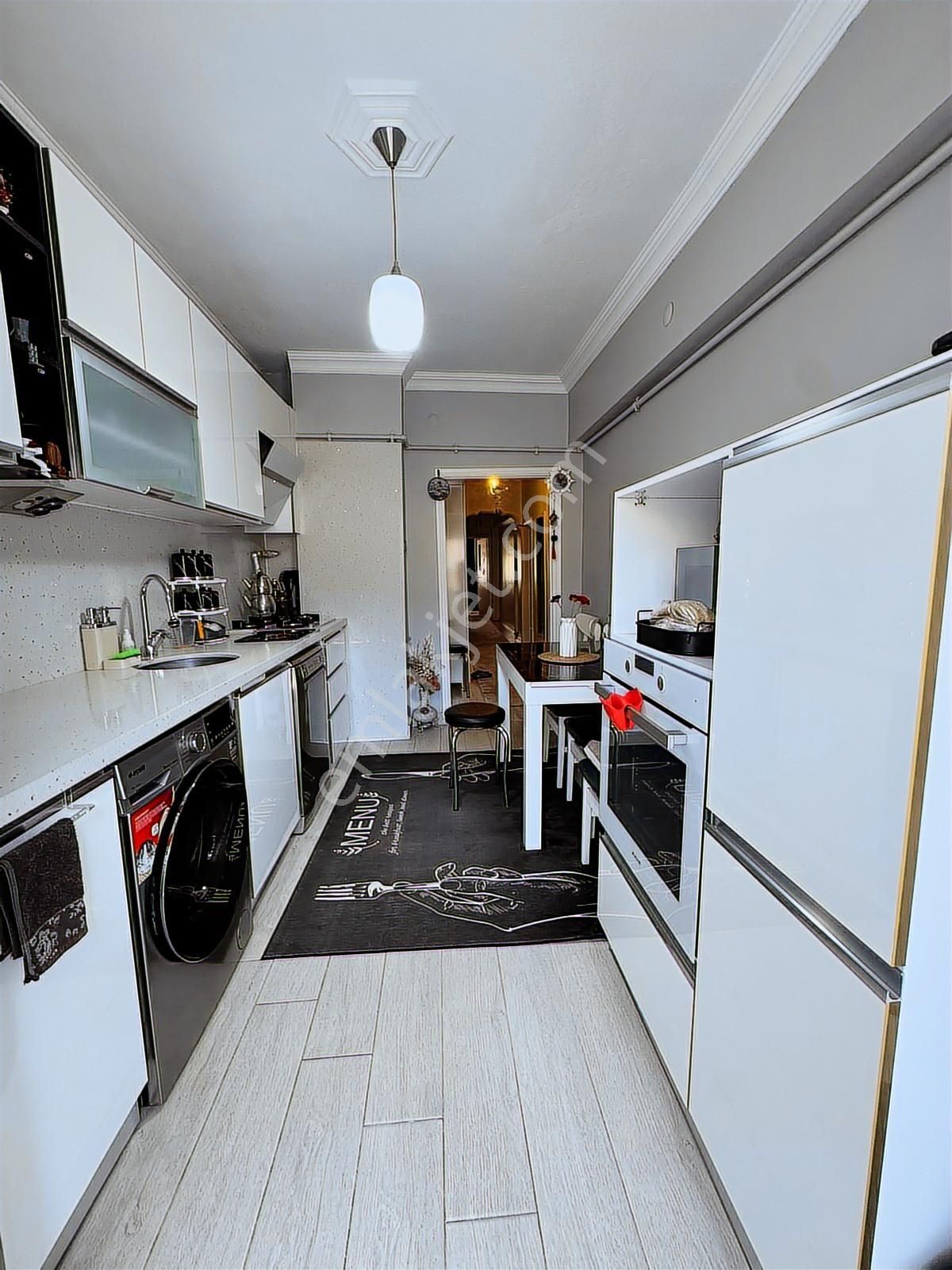 Oscar'dan Güllük'te İçi Full Yenilenmiş Balkonlu 3+1 - Görsel 10