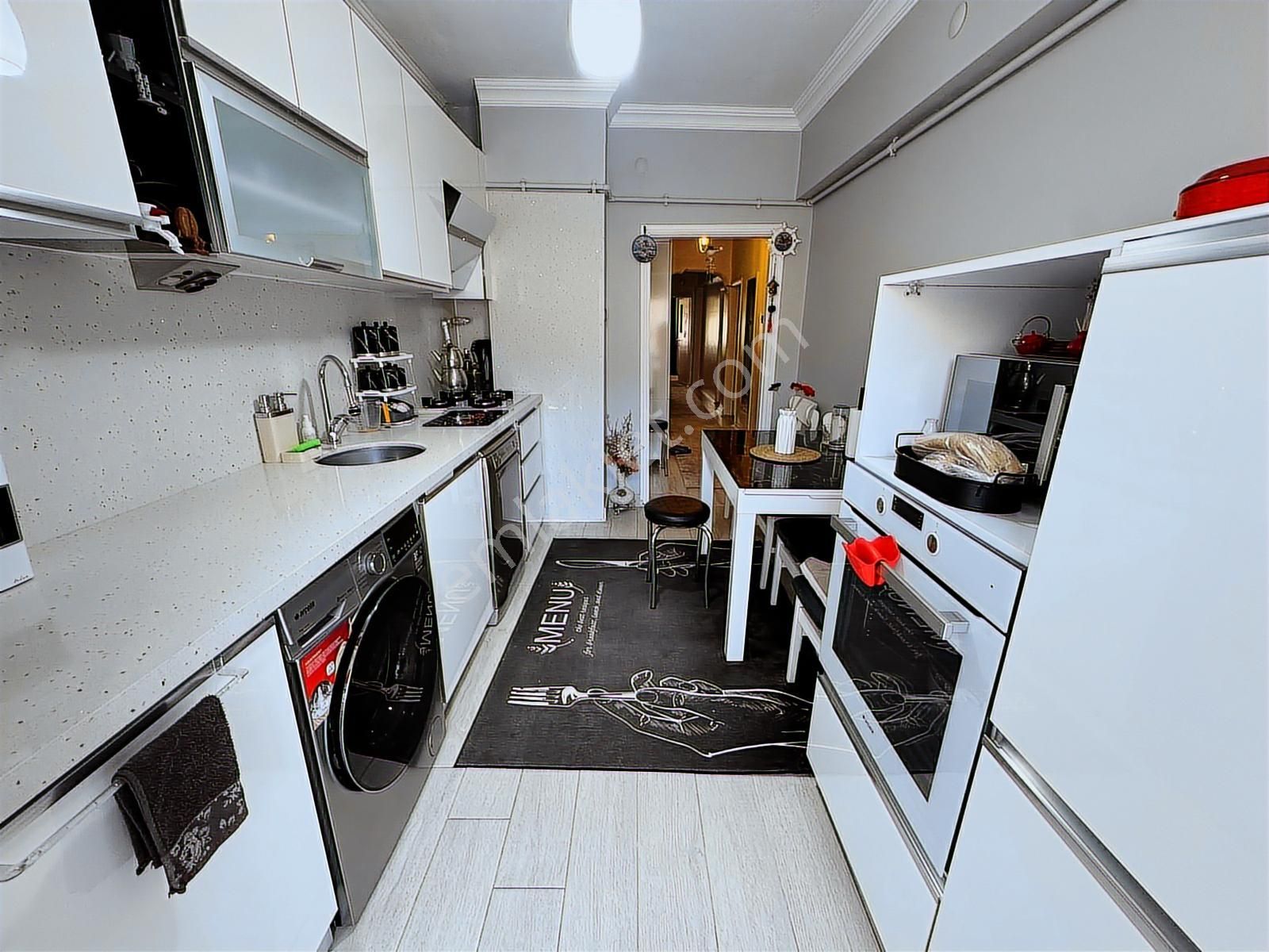 Oscar'dan Güllük'te İçi Full Yenilenmiş Balkonlu 3+1 - Görsel 11