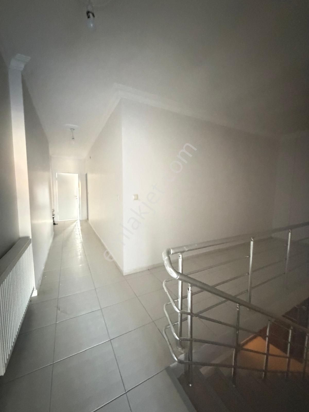 Oscar'dan Çamlıca'da Çok Geniş İki Balkonlu 2+1 Dubleks - Görsel 23