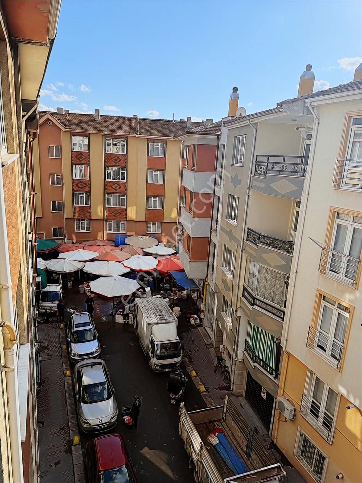 Oscar'dan Seylap Caddesi Yakını İçi Yenilenmiş Balkonlu 3+1 - Görsel 4