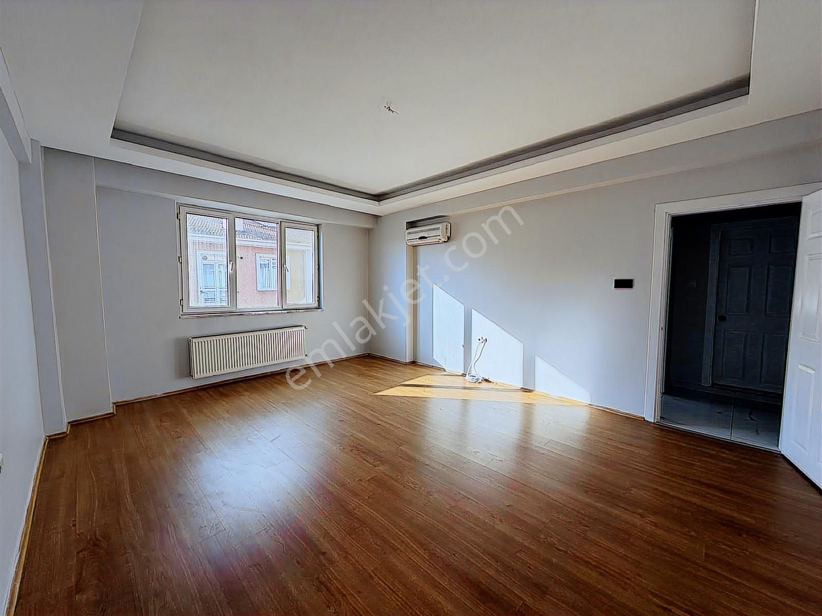 Oscar'dan Seylap Caddesi Yakını İçi Yenilenmiş Balkonlu 3+1 - Görsel 9