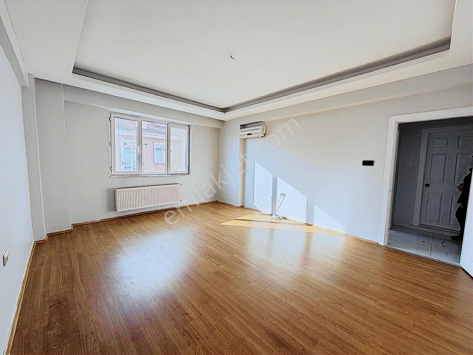 Oscar'dan Seylap Caddesi Yakını İçi Yenilenmiş Balkonlu 3+1 - Görsel 8