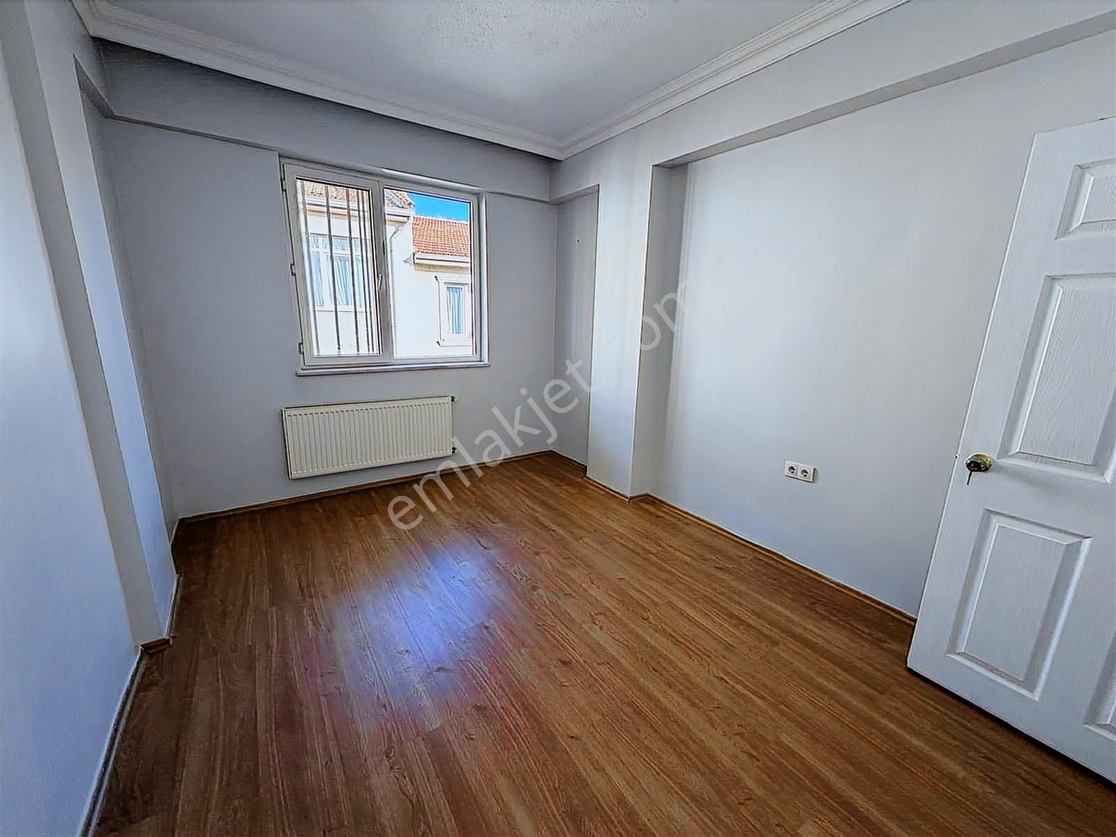 Oscar'dan Seylap Caddesi Yakını İçi Yenilenmiş Balkonlu 3+1 - Görsel 23