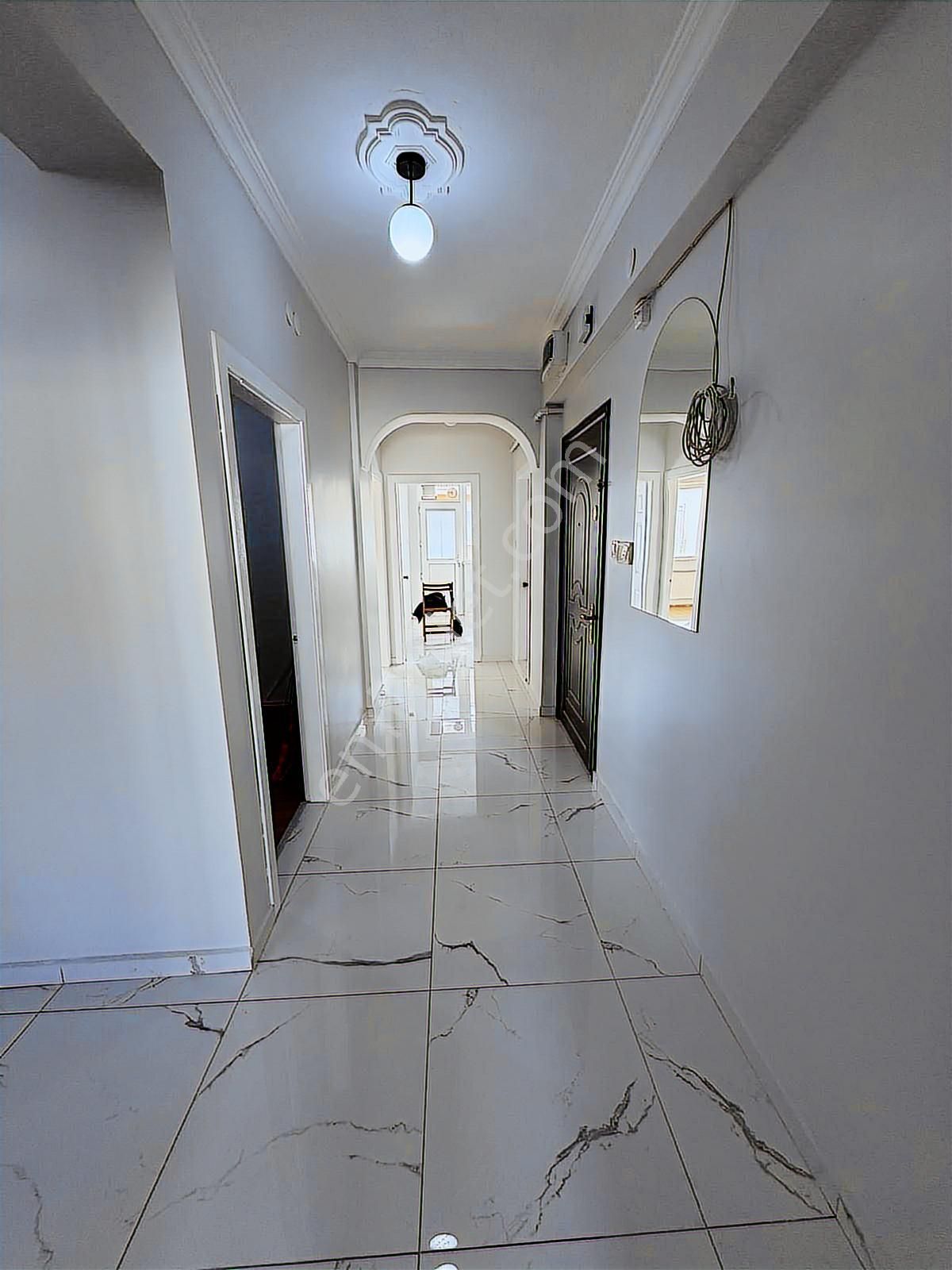 Oscar'dan Seylap Caddesi Yakını İçi Yenilenmiş Balkonlu 3+1 - Görsel 18