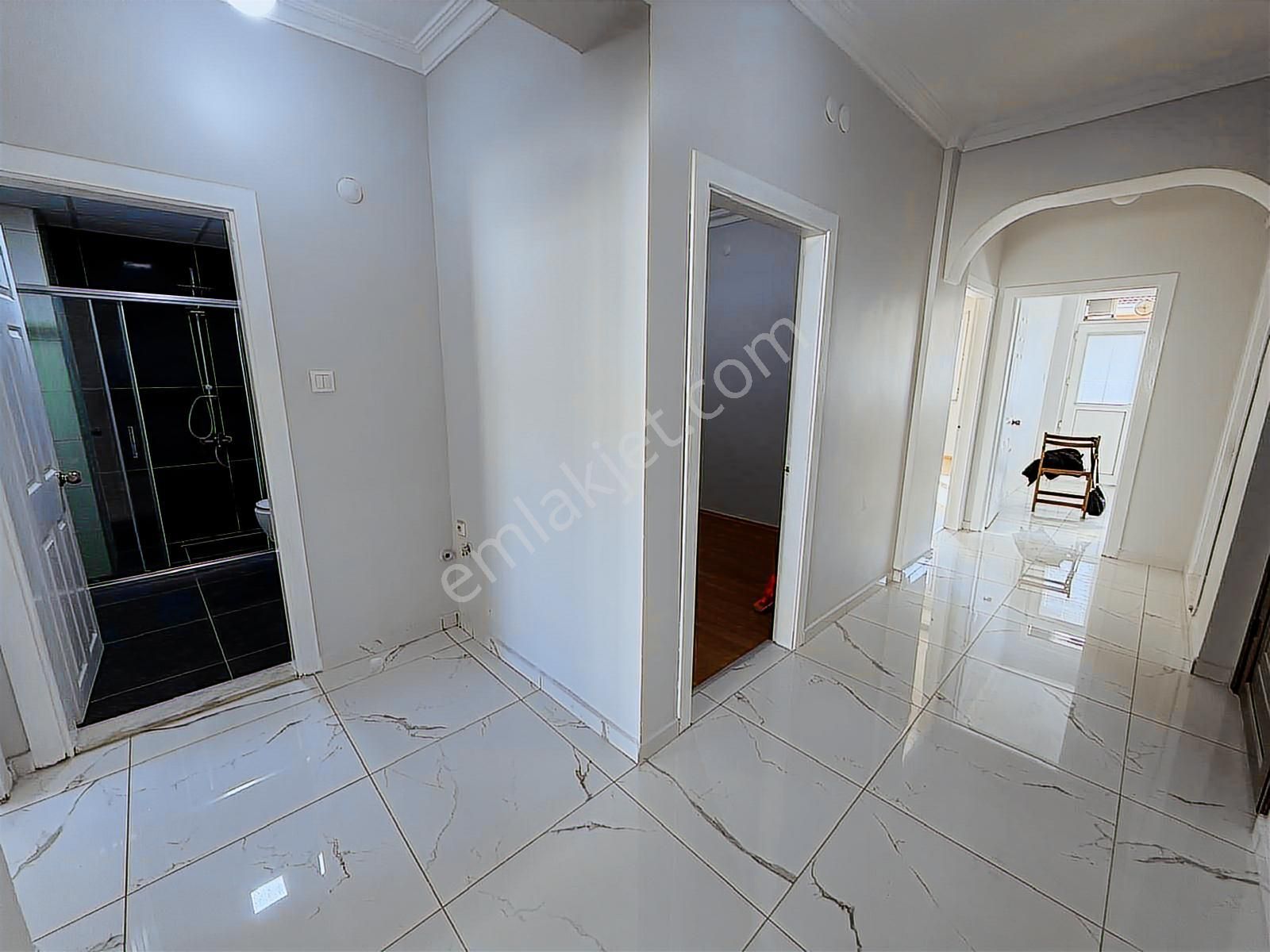 Oscar'dan Seylap Caddesi Yakını İçi Yenilenmiş Balkonlu 3+1 - Görsel 10