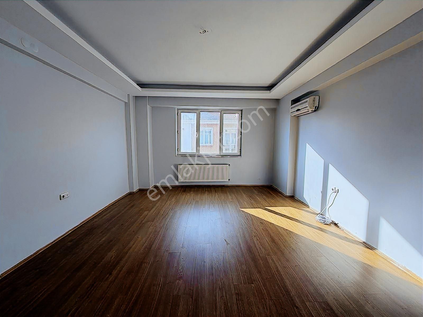 Oscar'dan Seylap Caddesi Yakını İçi Yenilenmiş Balkonlu 3+1 - Görsel 7