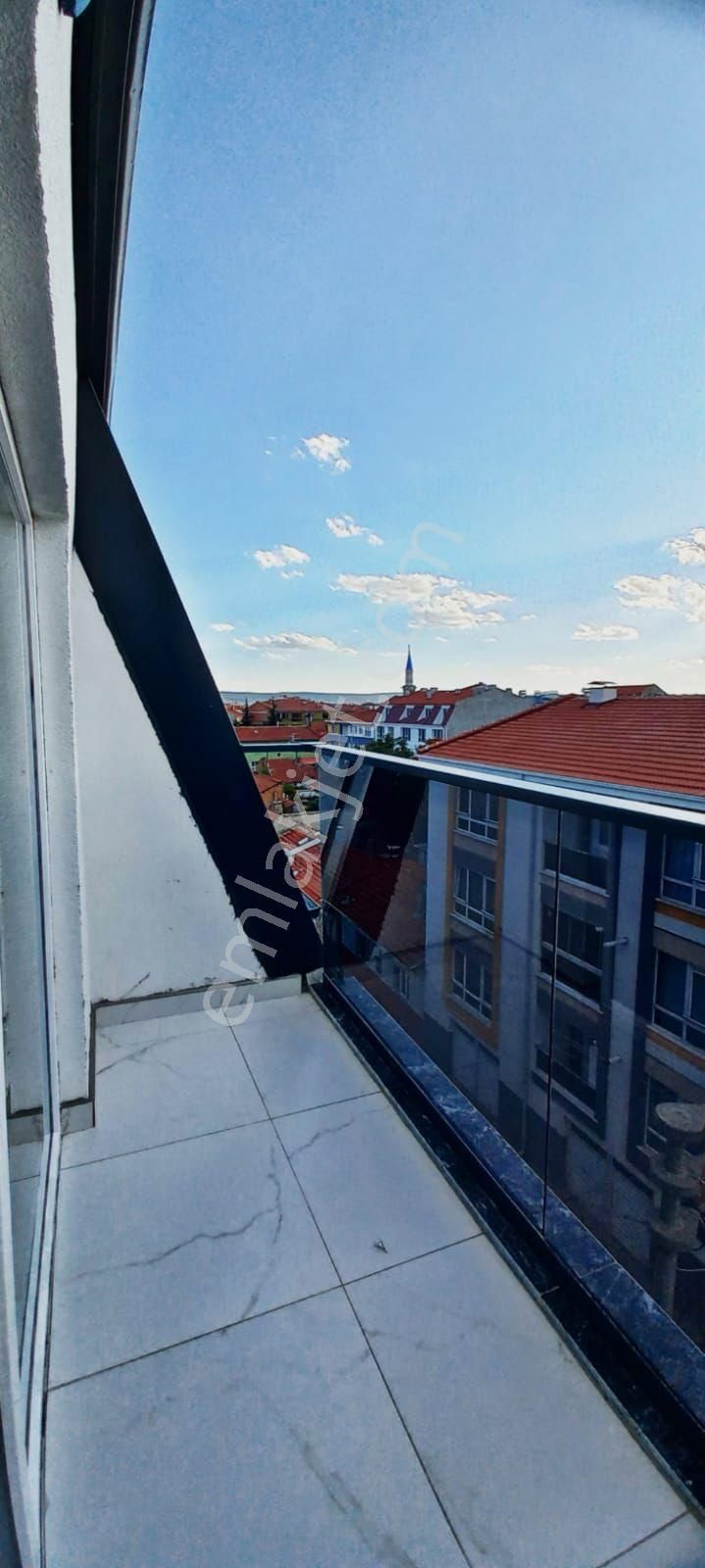 👑🏡 Geniş Ve Lüks 3+1 Dubleks Yaşam! • 220 M2 • Özel Garajlı • Zeminden Isıtmalı 💎🔥 (d247) - Görsel 2