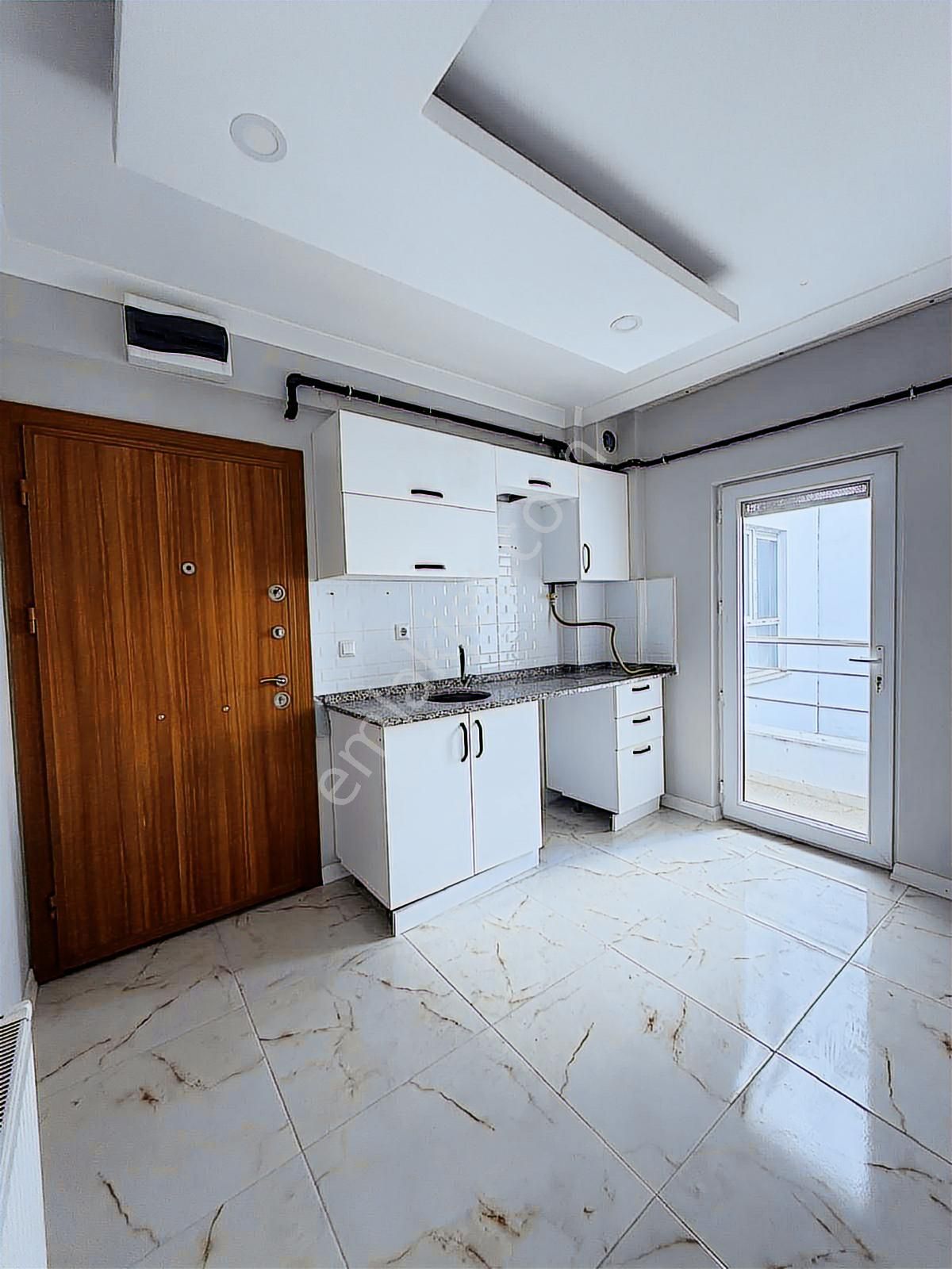 Oscar Emlak'tan Balkonlu Ayrı Mutfaklı Geniş 1+1