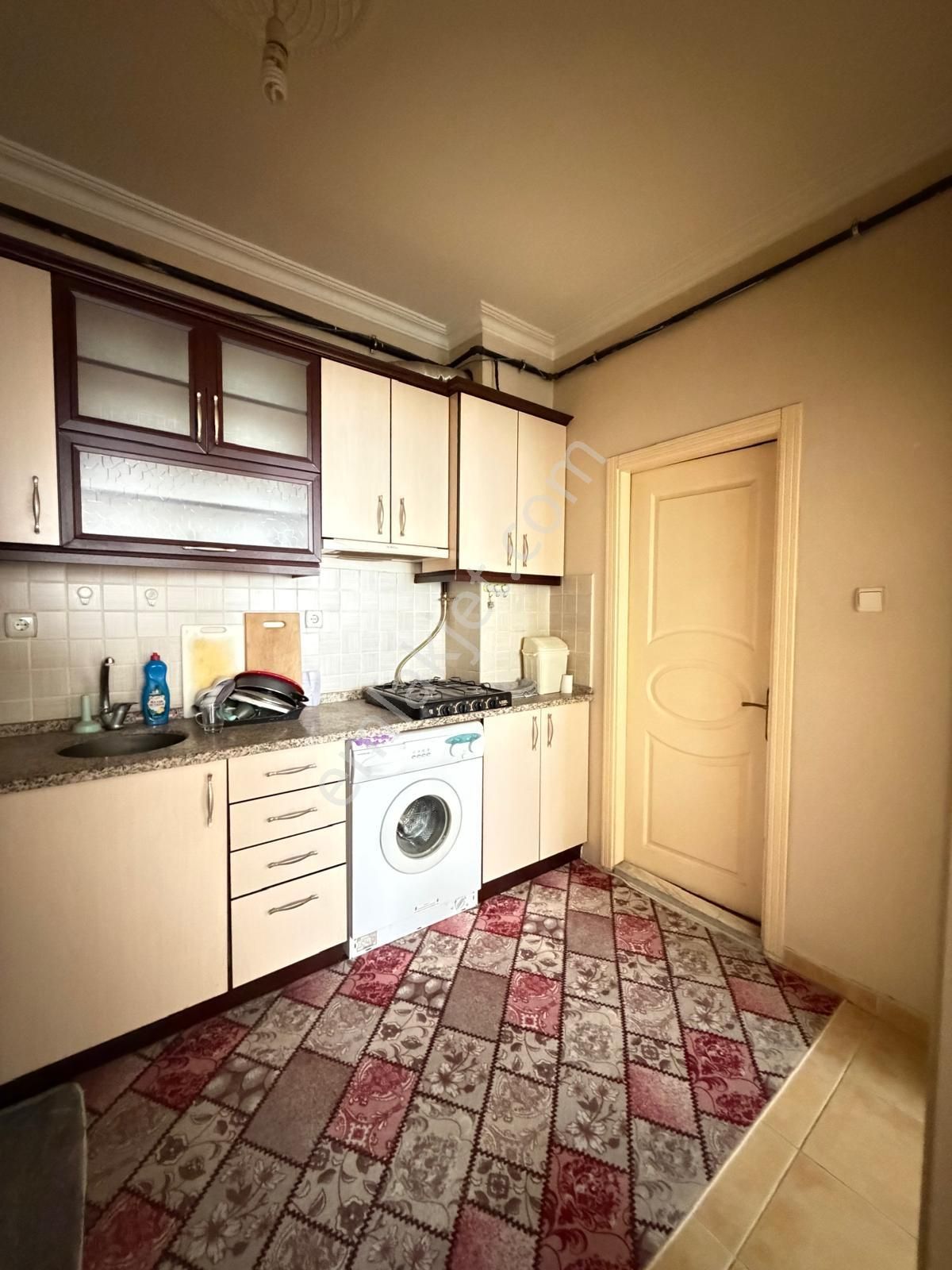 Oscar Emlak'tan Seylap Caddesi Yakını Ara Kat Eşyalı 1+1 - Görsel 18