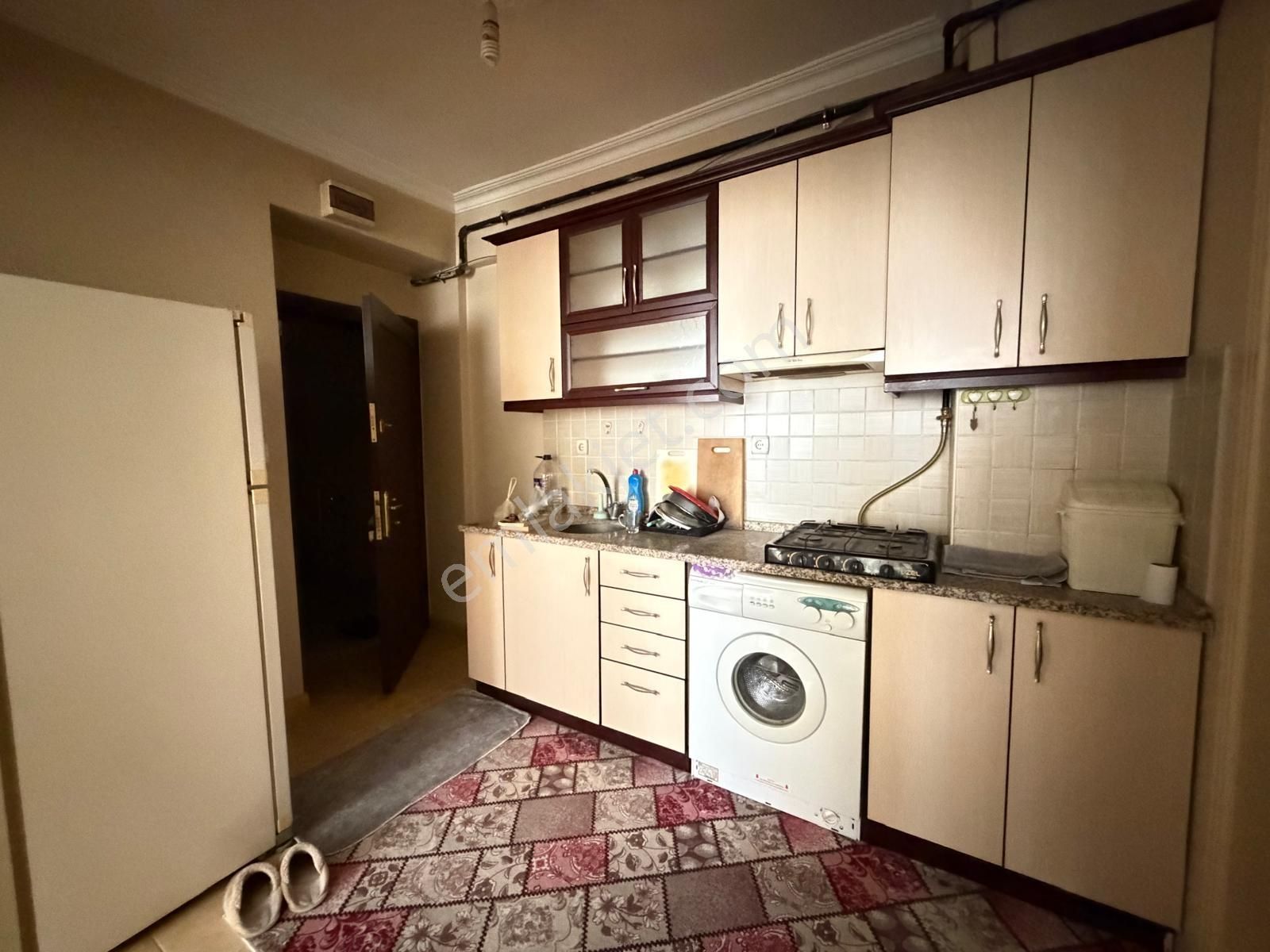 Oscar Emlak'tan Seylap Caddesi Yakını Ara Kat Eşyalı 1+1 - Görsel 13