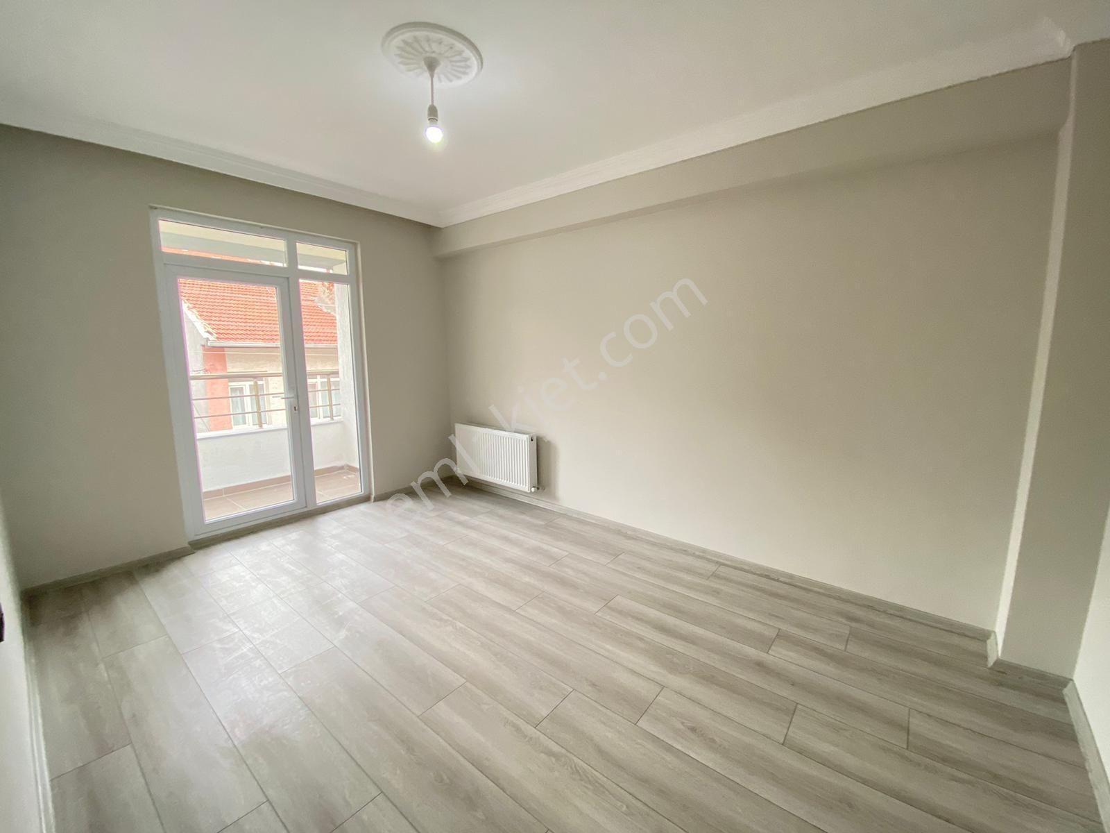 Oscar'dan Eğitimciler Cad.yakını Ara Kat Balkonlu 1+1 - Görsel 7