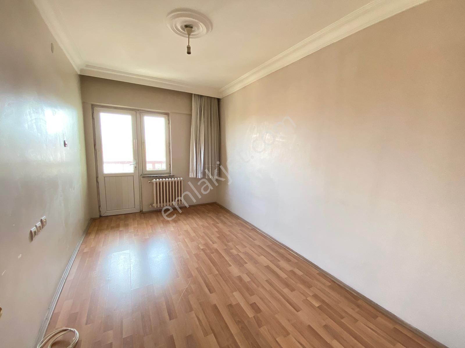 Oscar'dan Seylap Caddesi Üzeri Ara Kat Çift Balkonlu 3+1 - Görsel 22