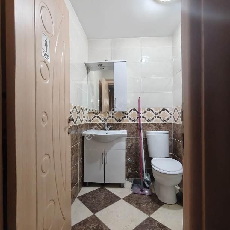 Beylikdüzü Yakuplu İş Merkezi Katnda Kiralık 2+1 Daire - Görsel 24