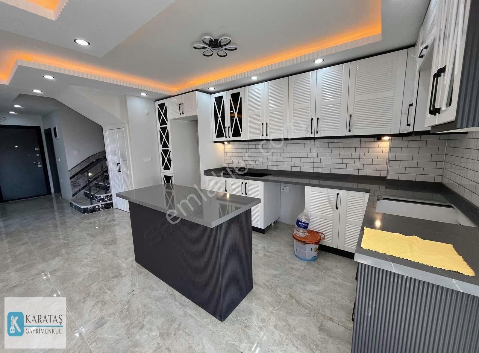 Altınova Sahilde Alt Katında Ekstra Odalı 4+1 Müstakil Parsel - Görsel 23