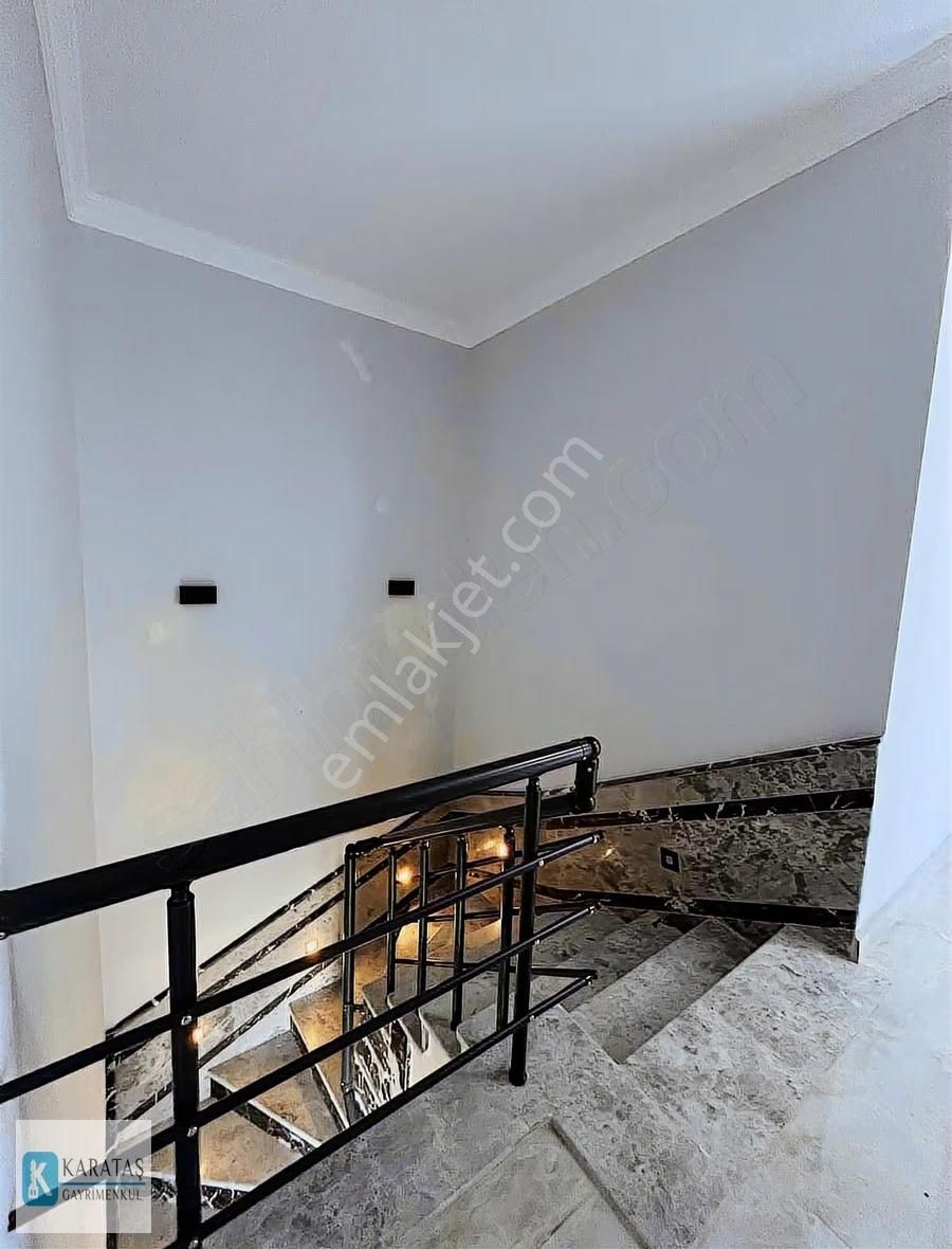 Altınova Sahilde Alt Katında Ekstra Odalı 4+1 Müstakil Parsel - Görsel 8