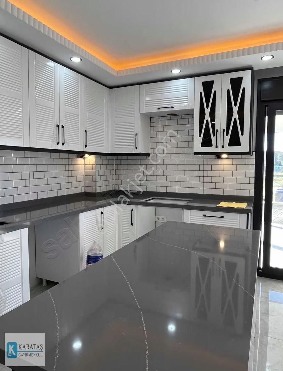 Altınova Sahilde Alt Katında Ekstra Odalı 4+1 Müstakil Parsel - Görsel 15