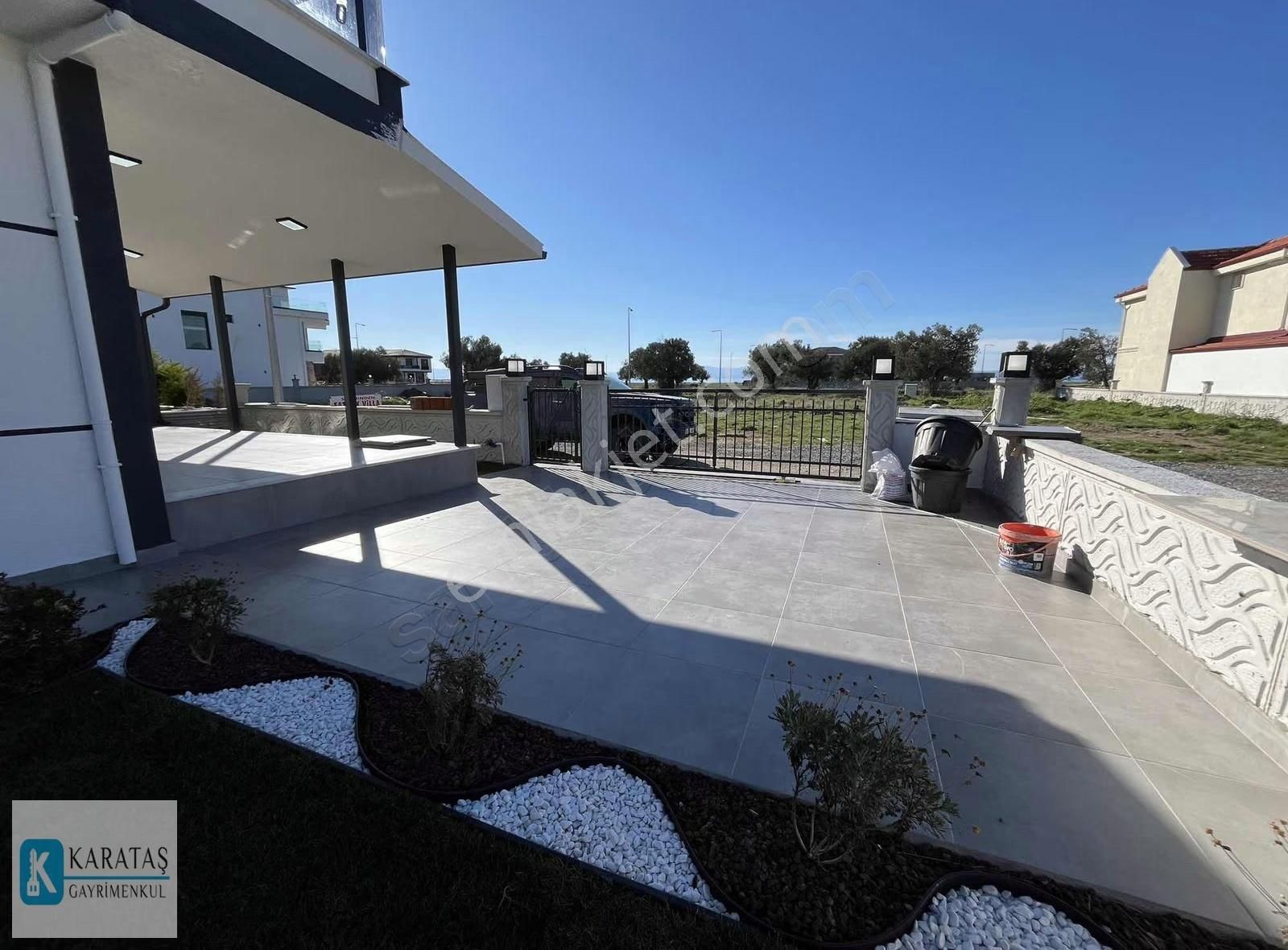 Altınova Sahilde Alt Katında Ekstra Odalı 4+1 Müstakil Parsel - Görsel 2