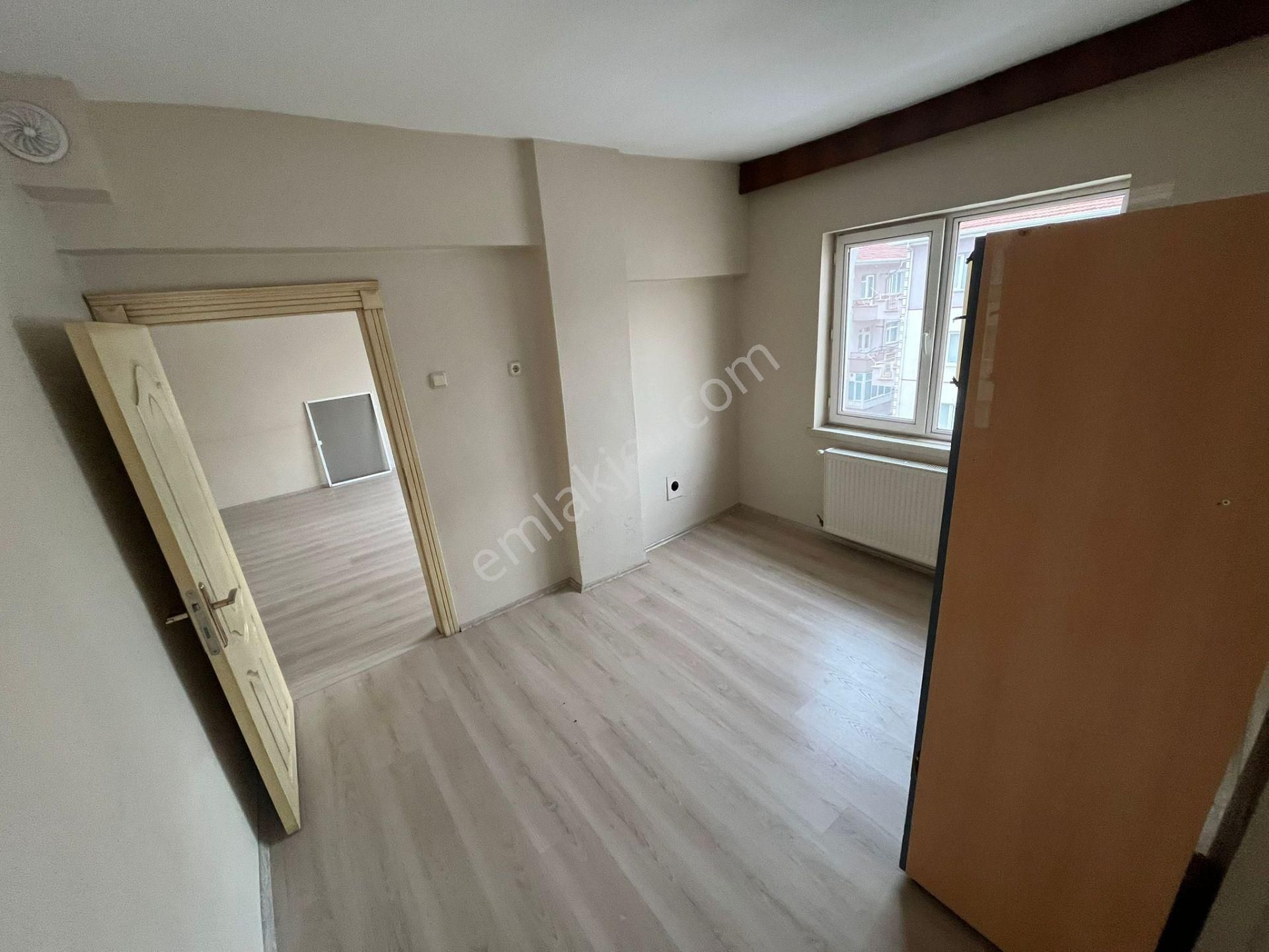 M.ç. Emlaktan Maraşal Çakmak Mahallesinde Merkeze Yakın 3+1 Ön Cephede. - Görsel 12