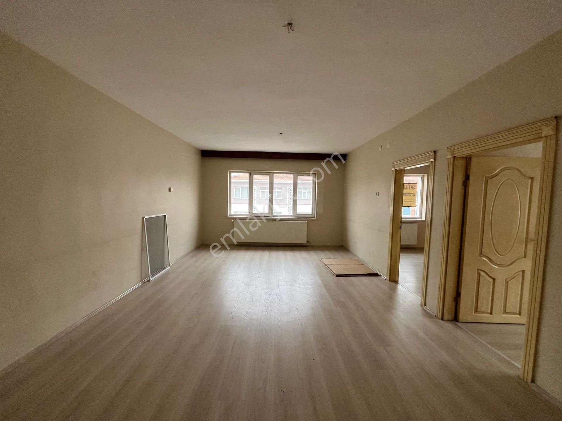 M.ç. Emlaktan Maraşal Çakmak Mahallesinde Merkeze Yakın 3+1 Ön Cephede. - Görsel 8