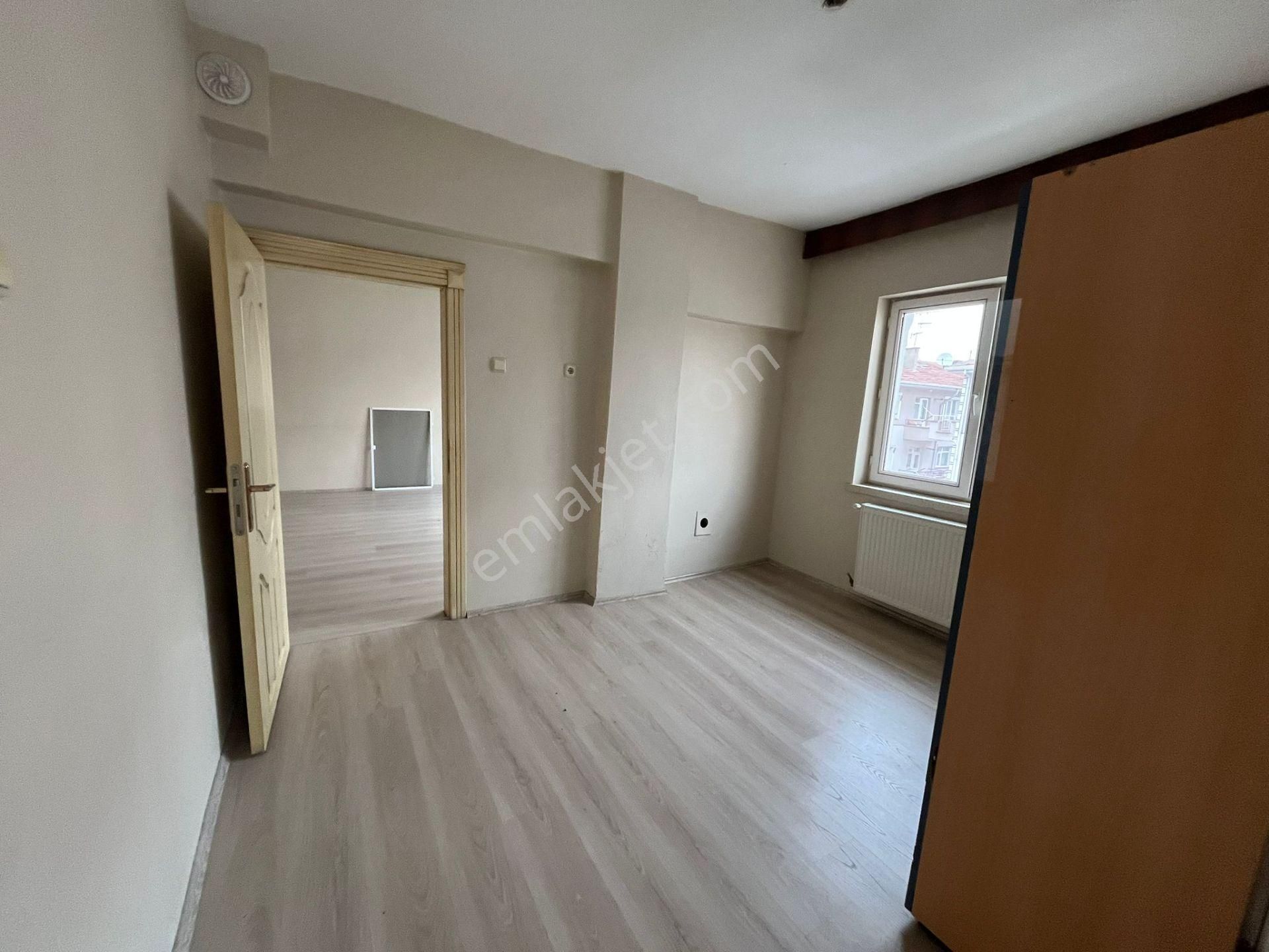 M.ç. Emlaktan Maraşal Çakmak Mahallesinde Merkeze Yakın 3+1 Ön Cephede. - Görsel 13