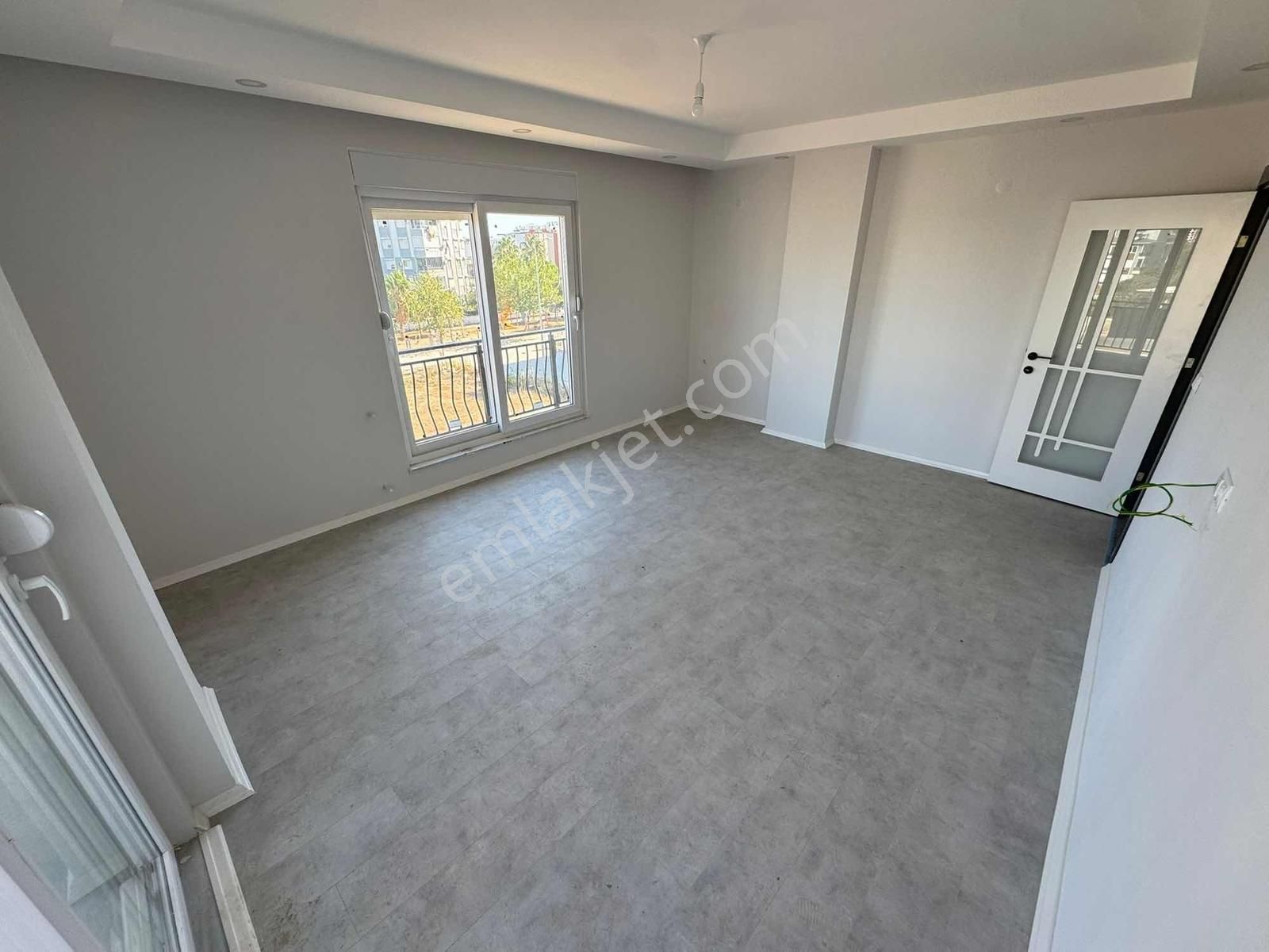 V. Karşıyaka Mahallesi 2+1 Ayrı Mutfak Geniş Satılık Daire - Görsel 4