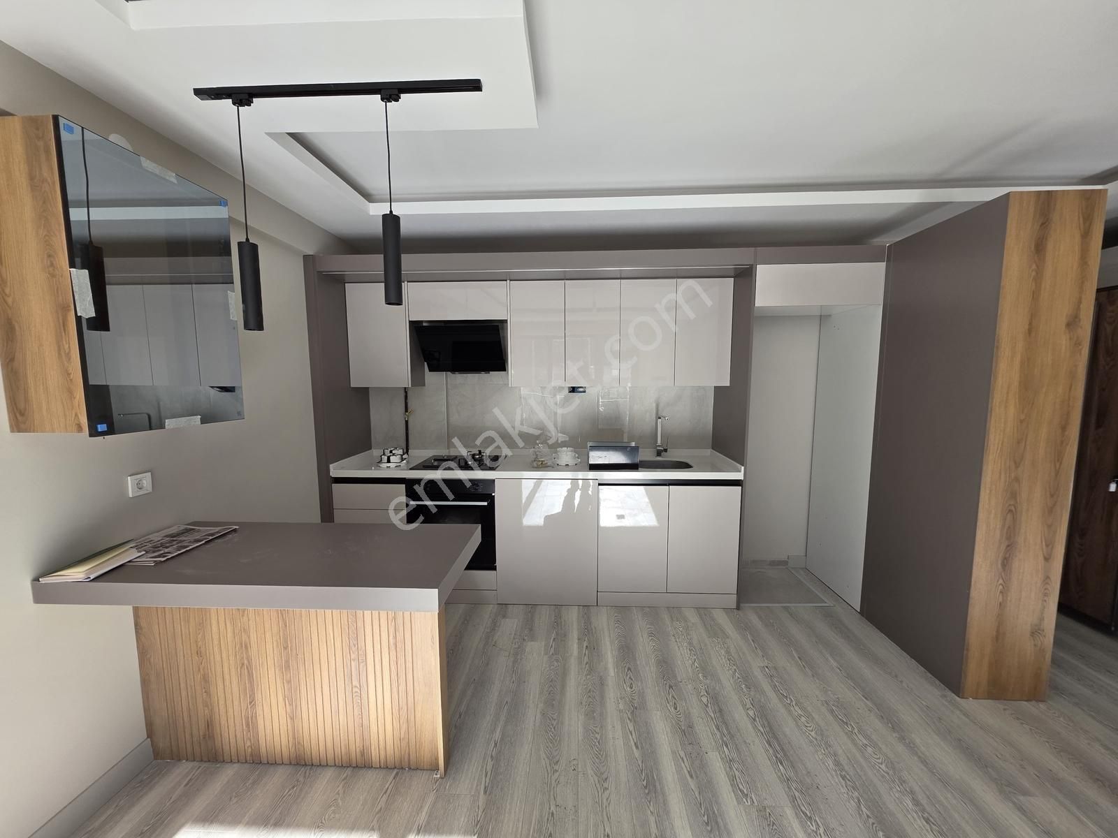 İncek'de Cadde Üstünde Katta Kiralık Boş 1+1 Daire - Görsel 33