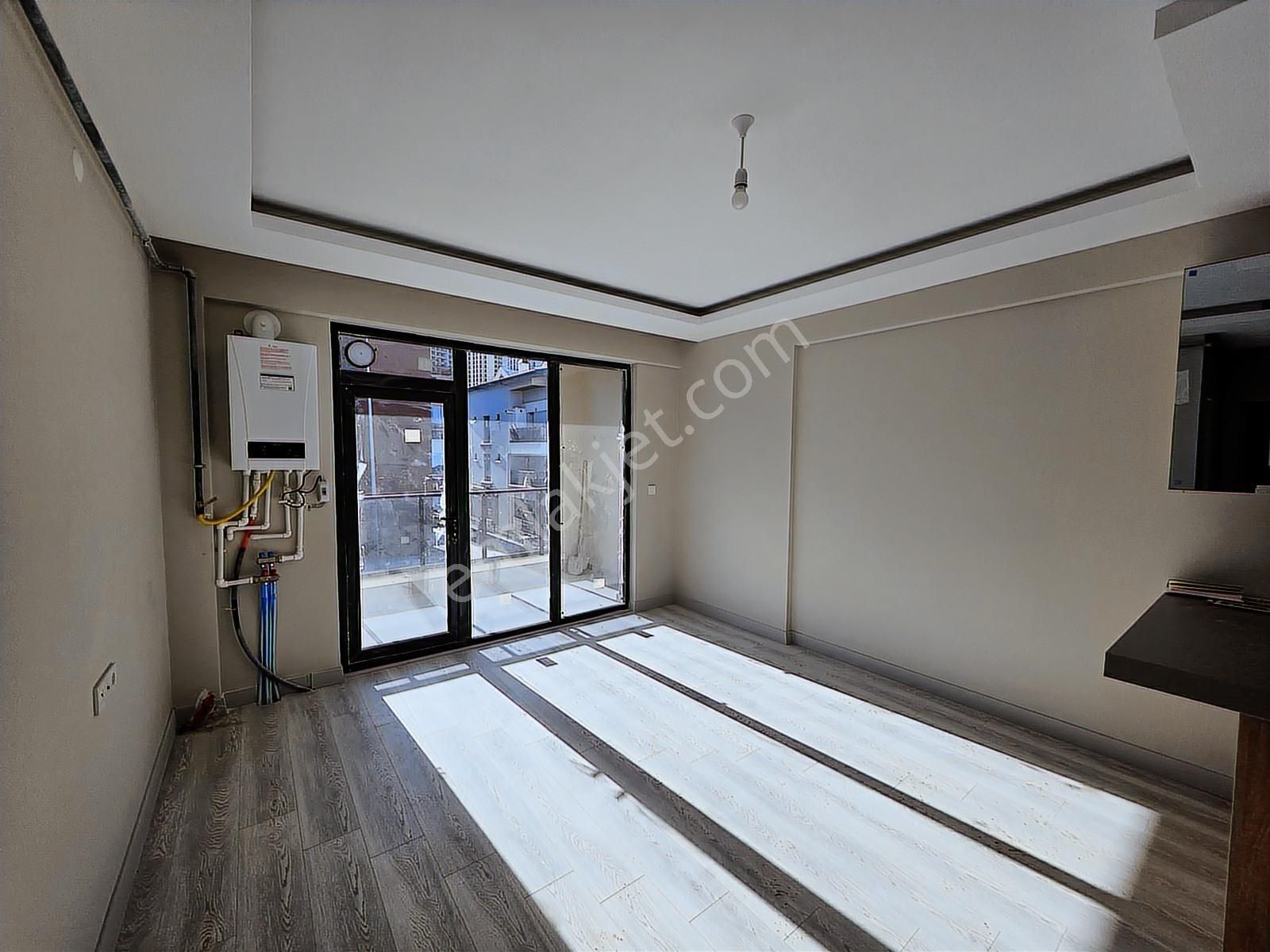 İncek'de Cadde Üstünde Katta Kiralık Boş 1+1 Daire - Görsel 22