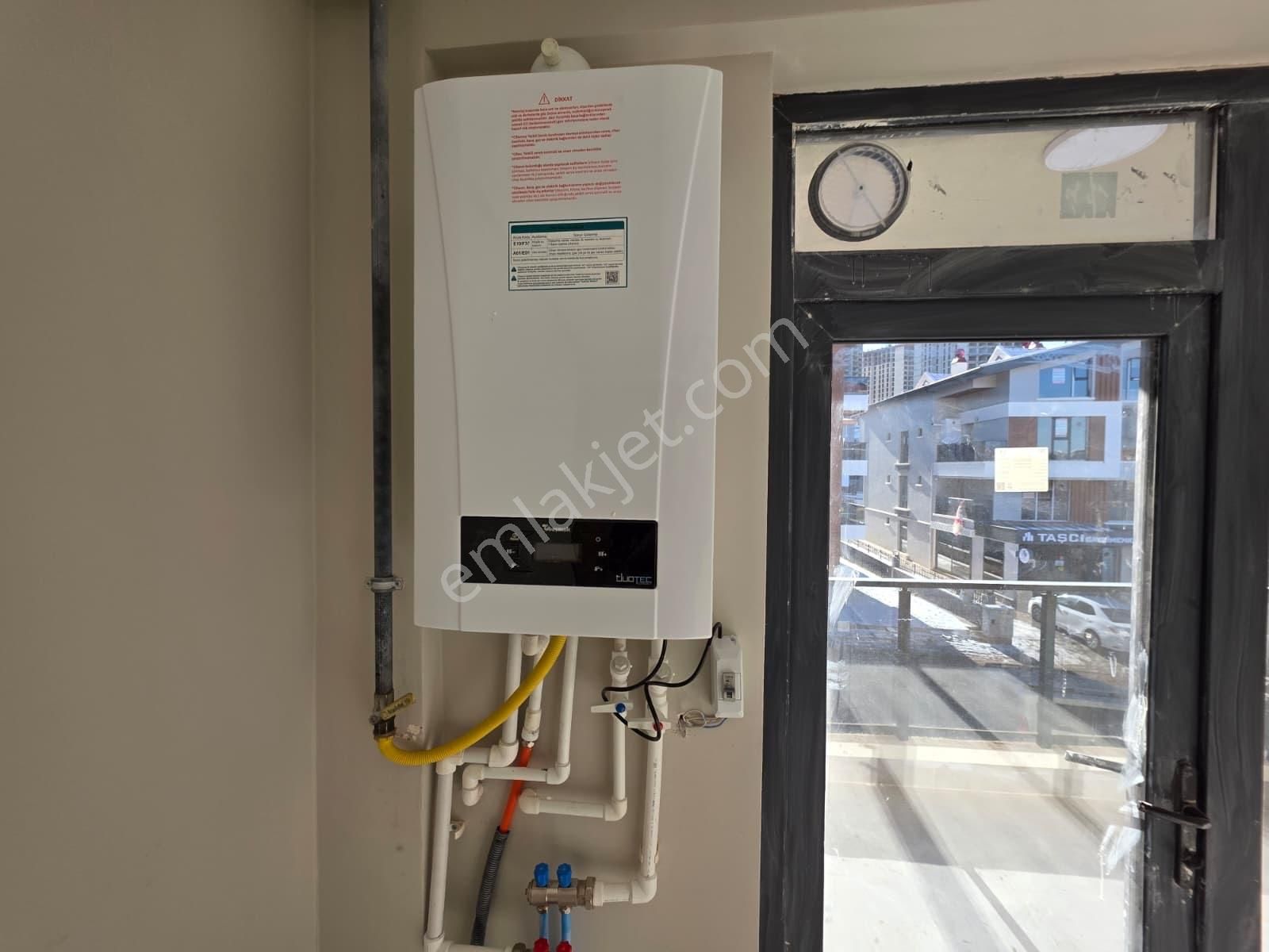 İncek'de Cadde Üstünde Katta Kiralık Boş 1+1 Daire - Görsel 25