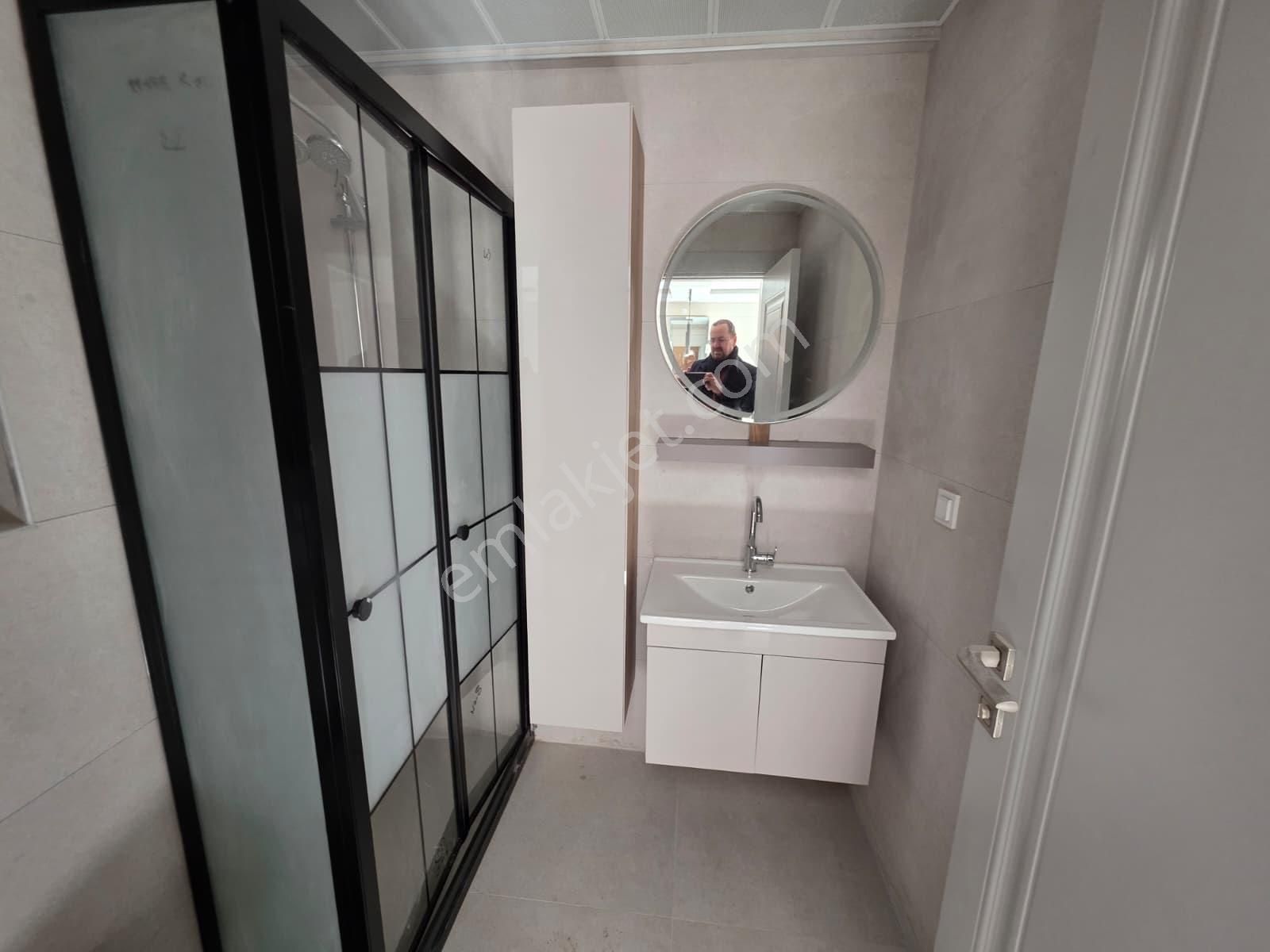 İncek'de Cadde Üstünde Katta Kiralık Boş 1+1 Daire - Görsel 35