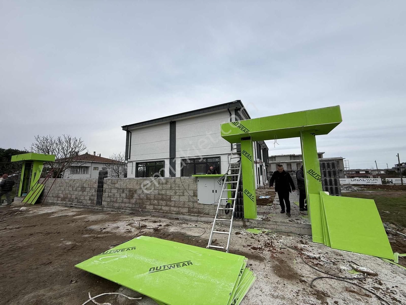 Karasu Aziziye De Yazlık Fıyatına Müstakil Bahçe Fırsat Villa