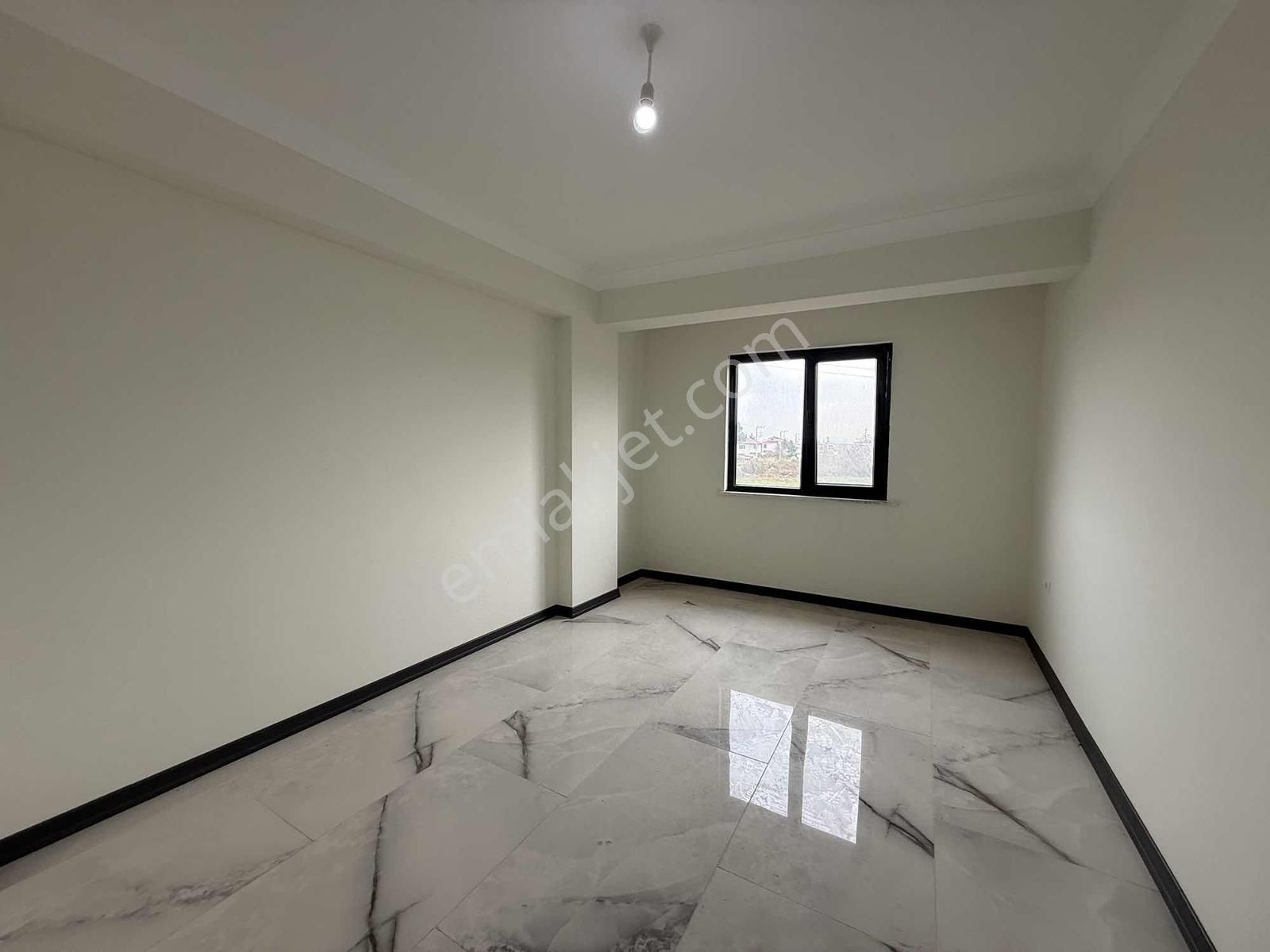 Karasu Aziziye'de Geniş Teras Havuzlu Villa - Görsel 31