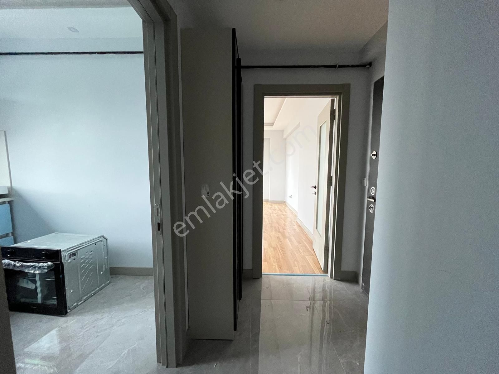 Utkudan Kozyatağı Bayar Cad. Yakın Deniz Manzaralı Satılık 2+1 - Görsel 5