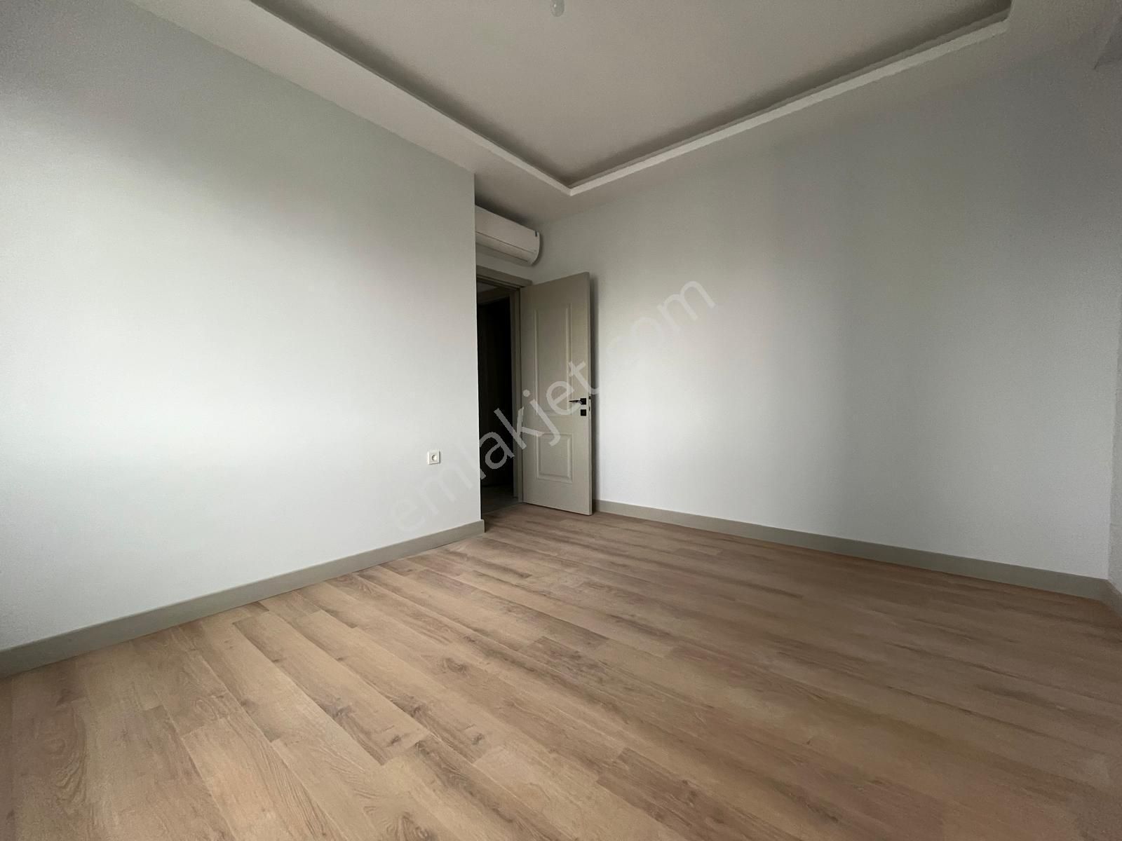 Utkudan Kozyatağı Bayar Cad. Yakın Deniz Manzaralı Satılık 2+1 - Görsel 11