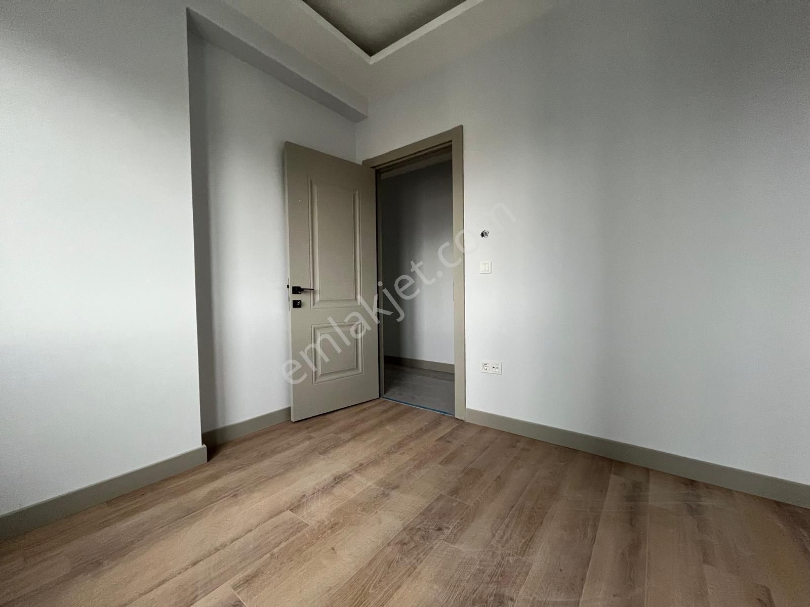 Utkudan Kozyatağı Bayar Cad. Yakın Deniz Manzaralı Satılık 2+1 - Görsel 18