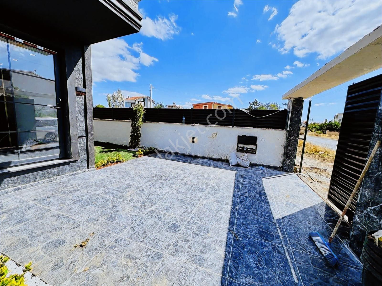 Mega Yapıdan 320m² Arsa İçinde Deniz Manzaralı 5+1 Lüx Müstakil - Görsel 3