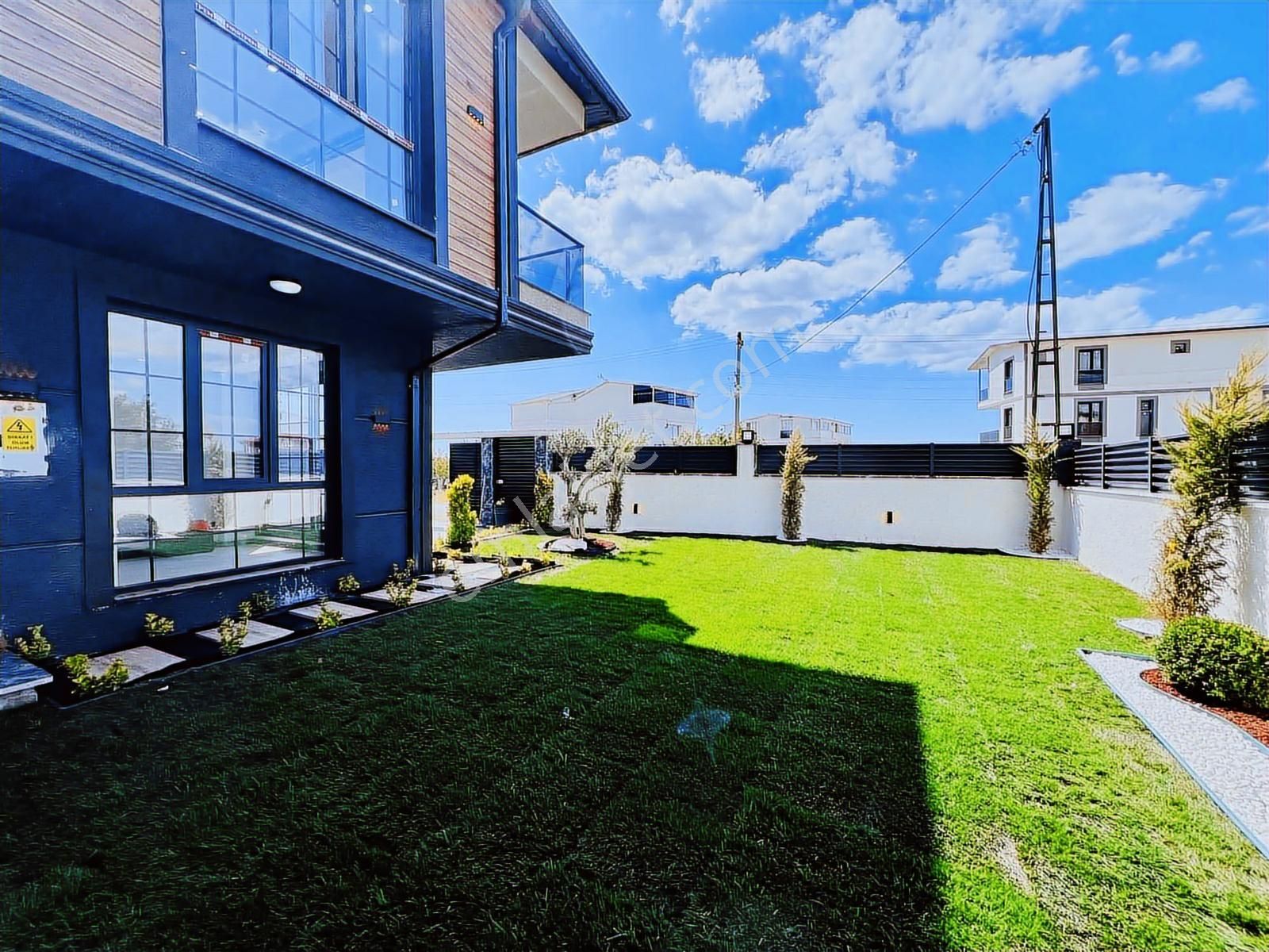 Mega Yapıdan 320m² Arsa İçinde Deniz Manzaralı 5+1 Lüx Müstakil - Görsel 16