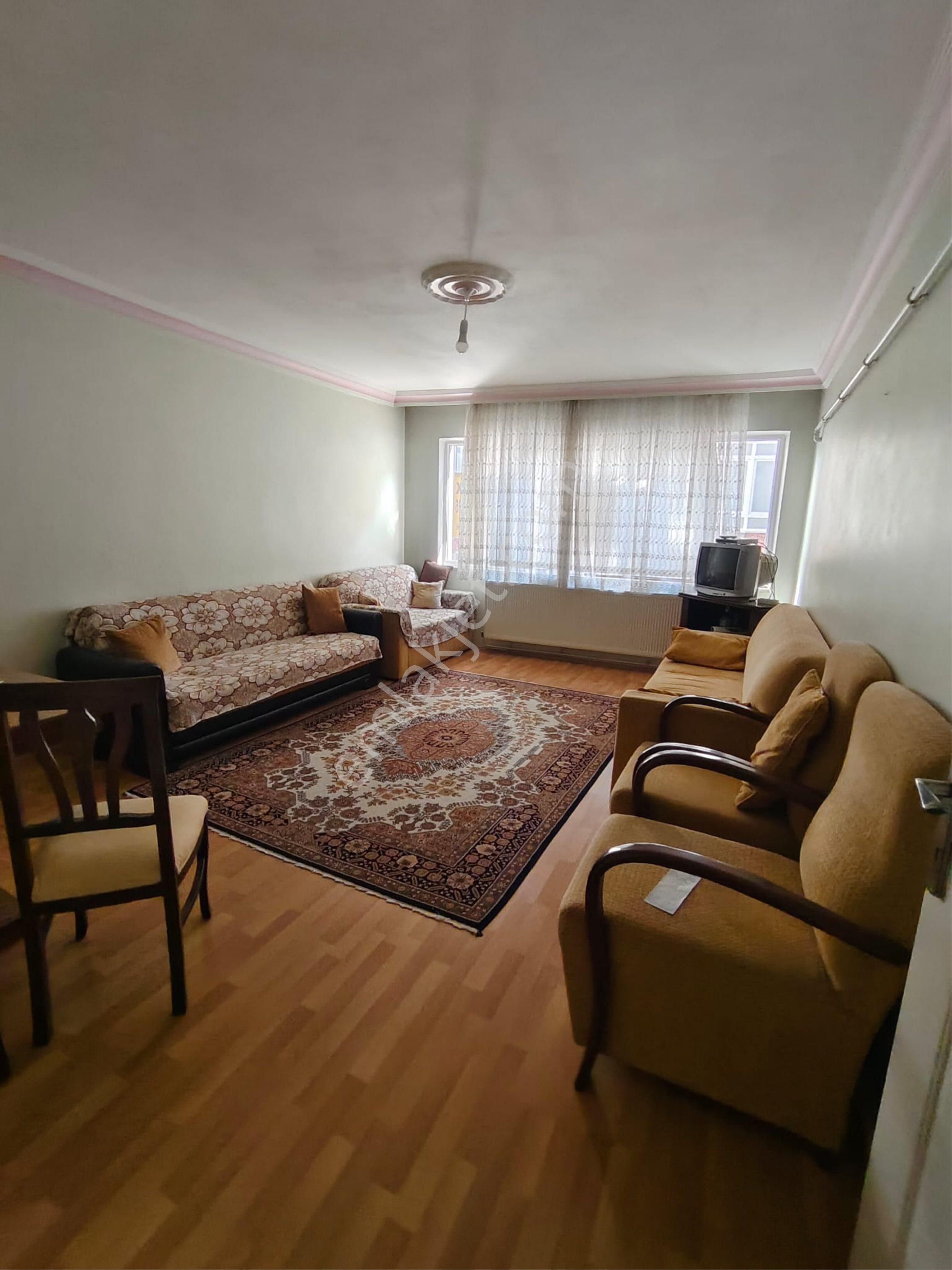 Hancerli Mahallesinde İci Temiz Satılık Daire