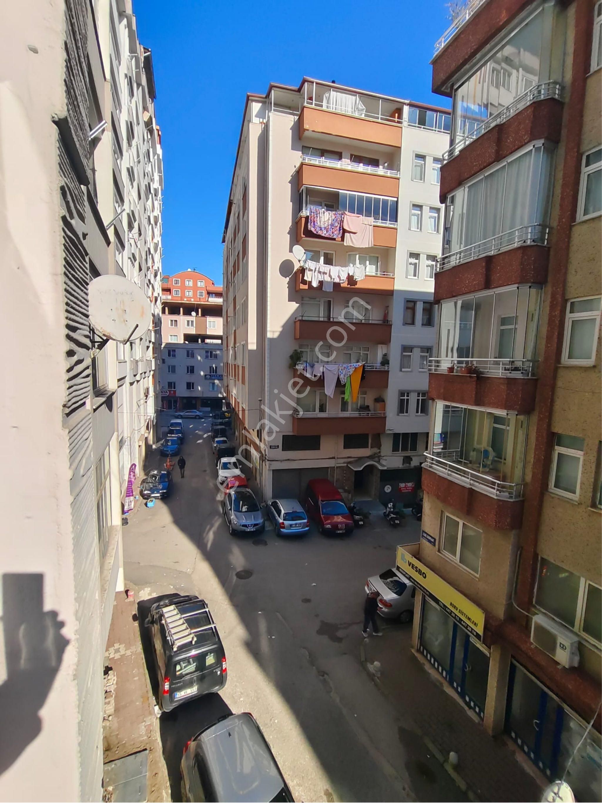 Hancerli Mahallesinde İci Temiz Satılık Daire - Görsel 14