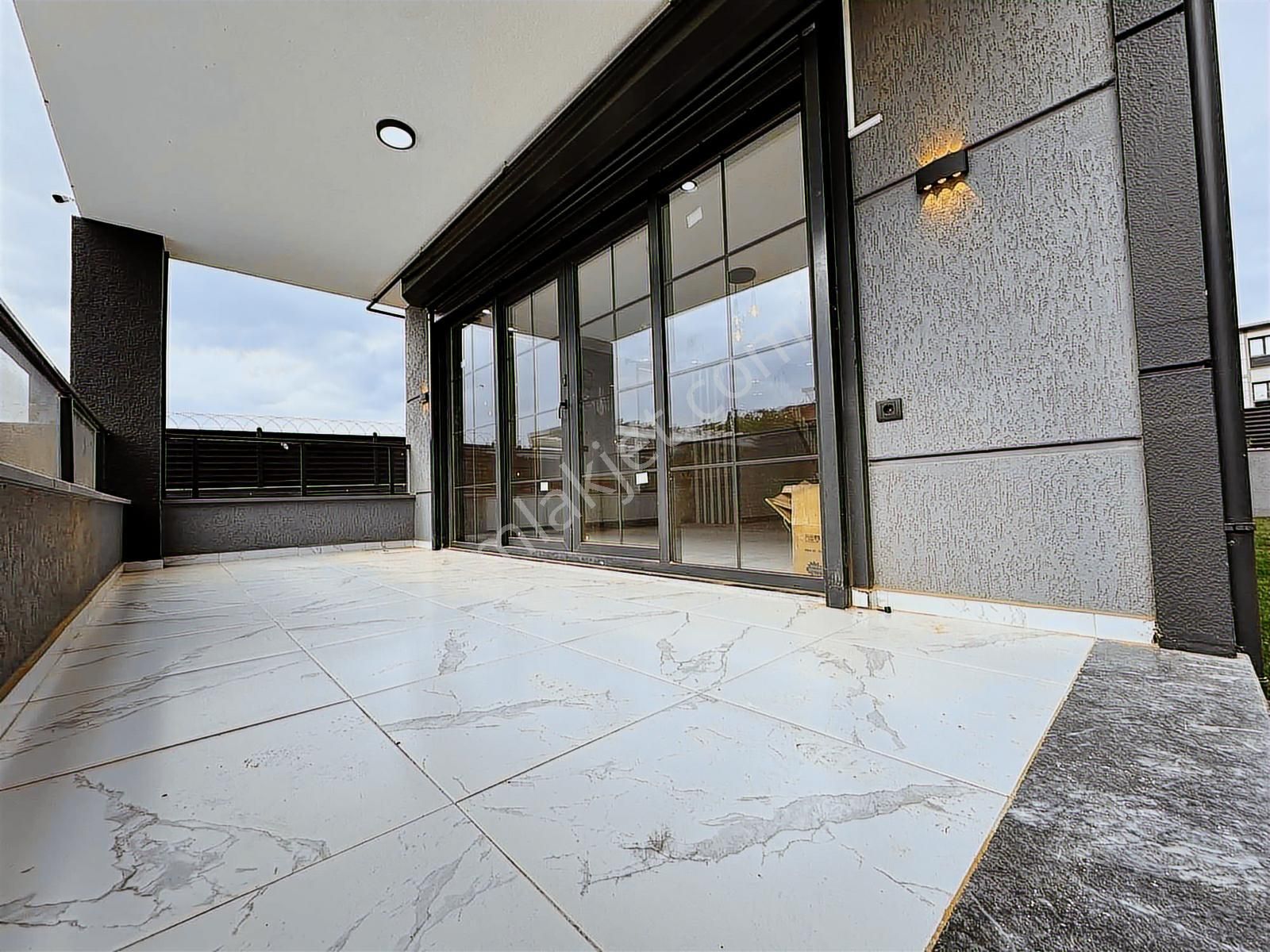 Mega Yapıdan Deniz Manzaralı Havuzlu İskanlı 5+1 Müstakil - Görsel 7