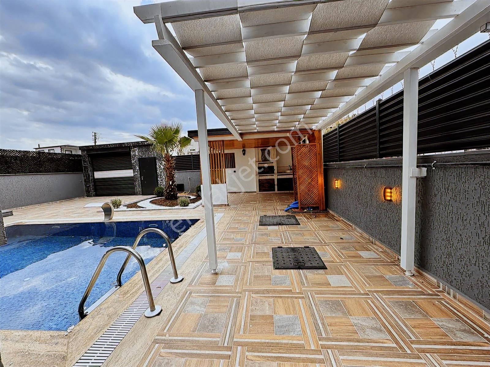 Mega Yapıdan Deniz Manzaralı Havuzlu İskanlı 5+1 Müstakil - Görsel 4