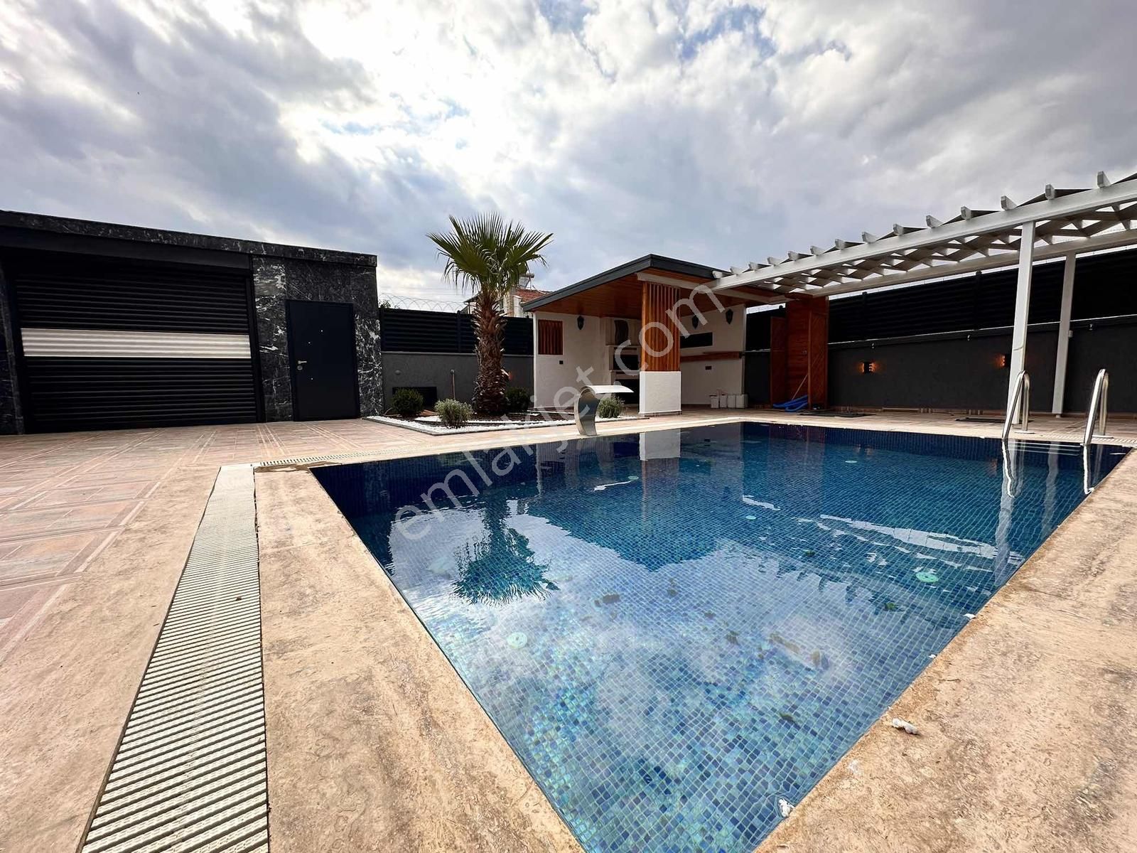 Mega Yapıdan Deniz Manzaralı Havuzlu İskanlı 5+1 Müstakil - Görsel 6