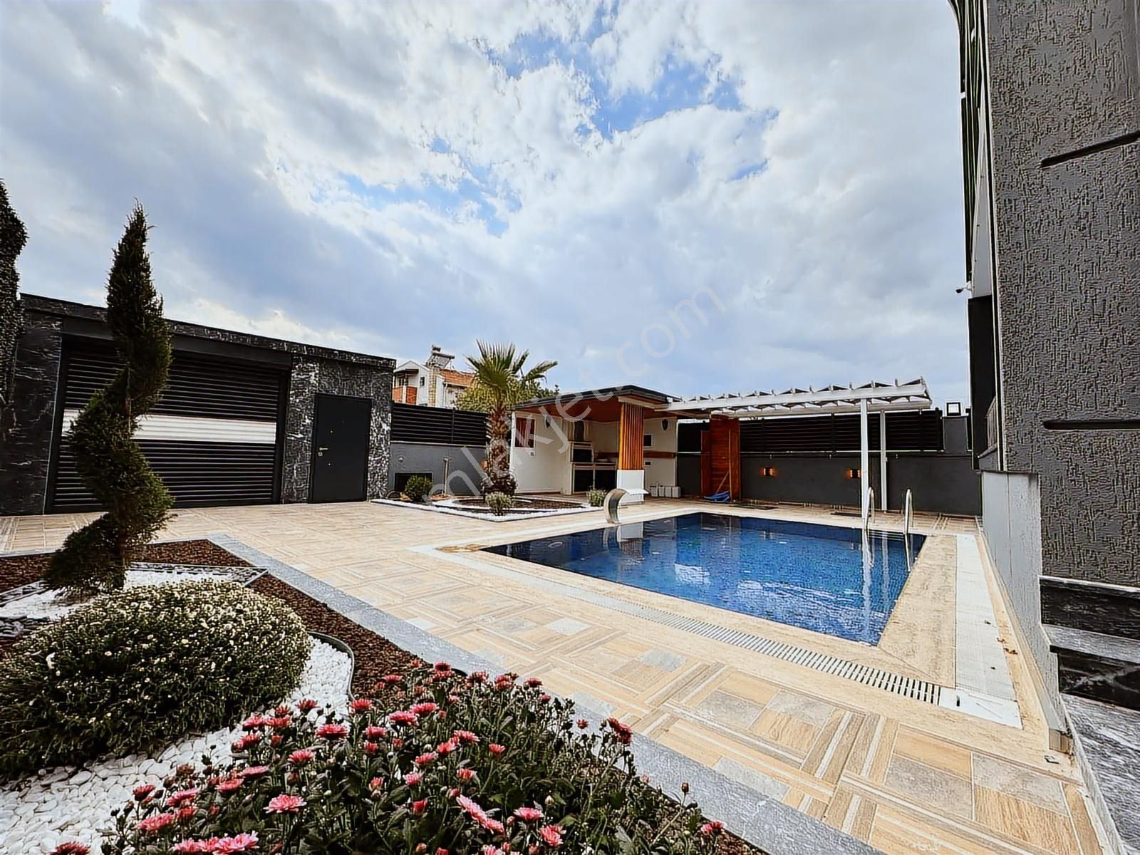 Mega Yapıdan Deniz Manzaralı Havuzlu İskanlı 5+1 Müstakil - Görsel 24