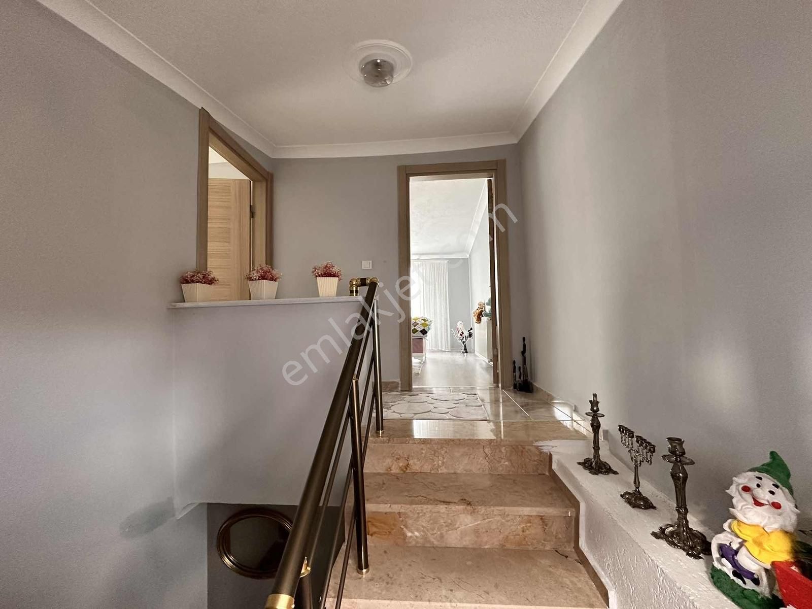 Mega Yapıdan Merkezi Konumlu İskanlı Uygun Fiyata 4+1 Lüx Villa - Görsel 25