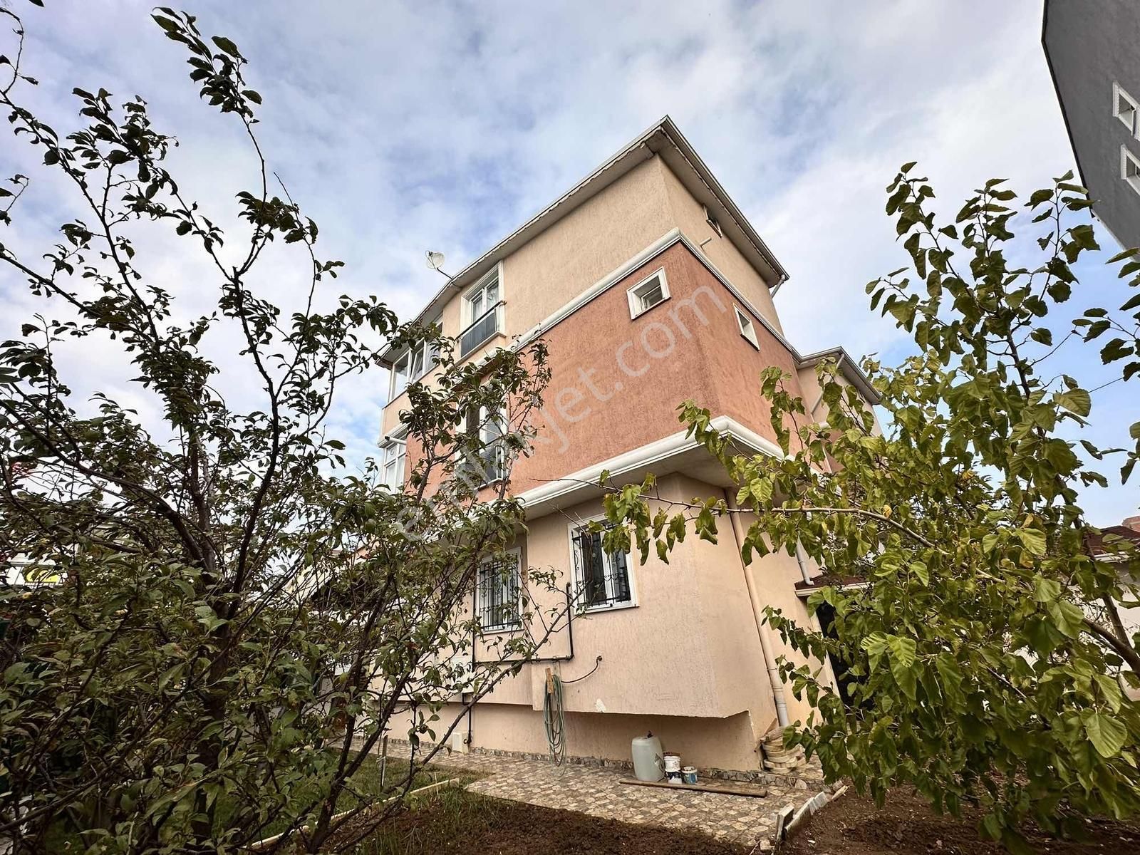 Mega Yapıdan Merkezi Konumlu İskanlı Uygun Fiyata 4+1 Lüx Villa - Görsel 2