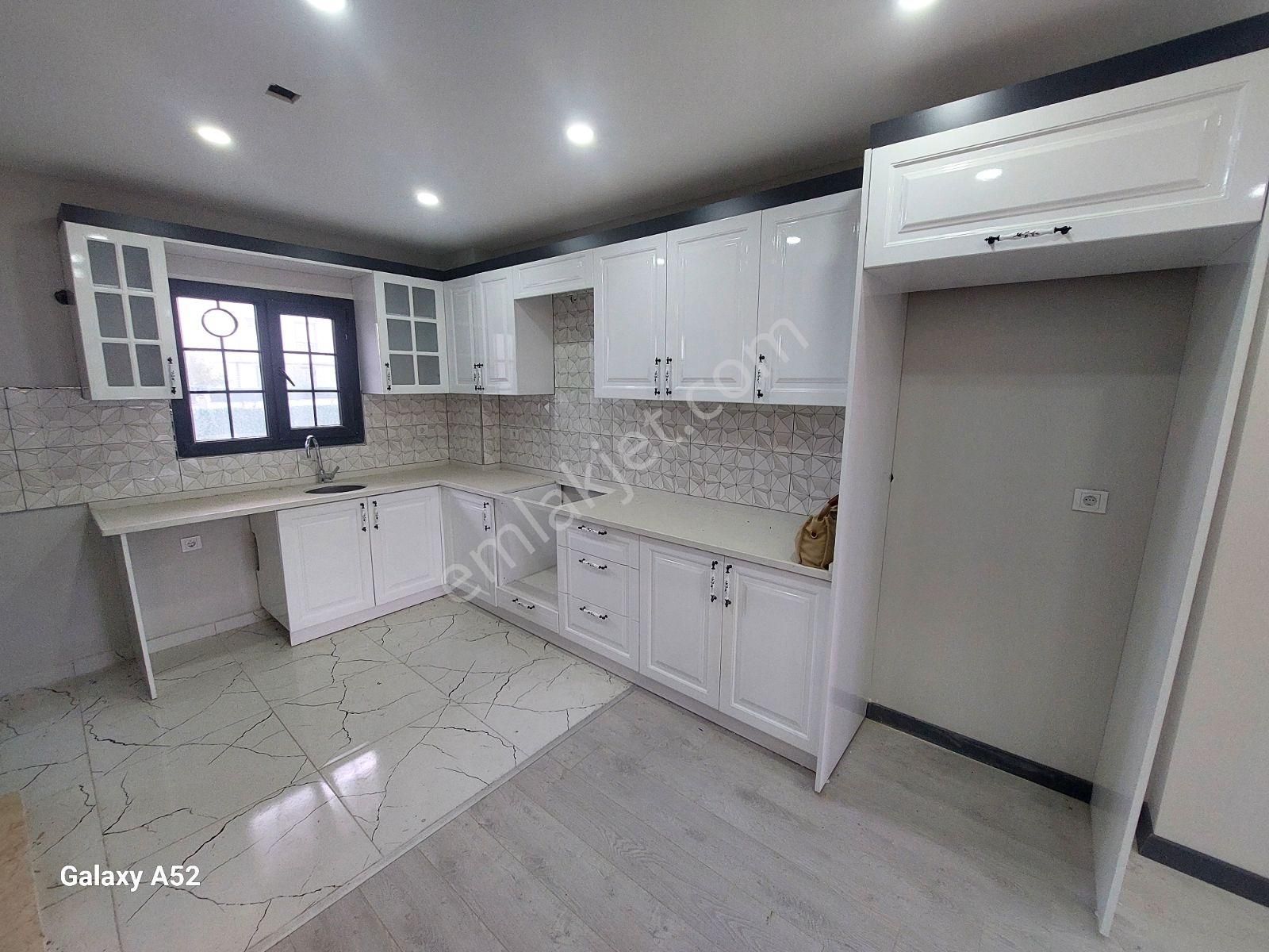 Mega Yapıdan Merkezi Konum Geniş Bahçeli 4+1 Lüx Villa - Görsel 5