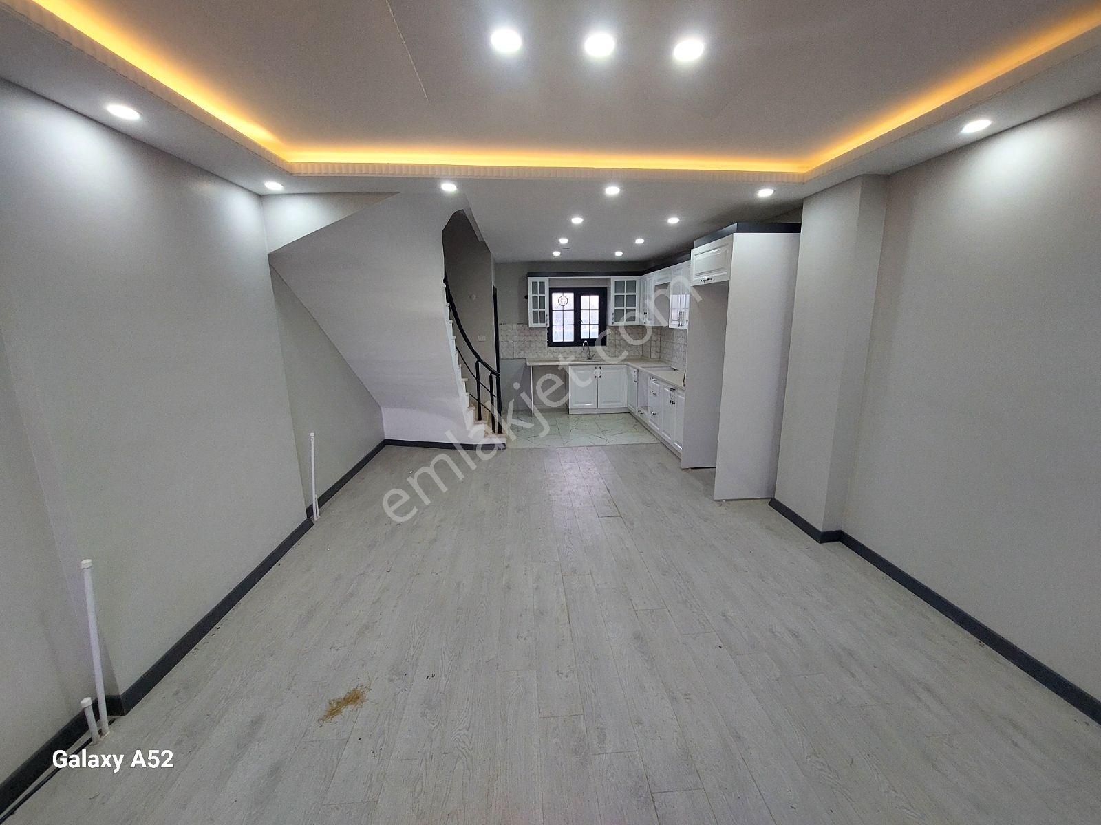 Mega Yapıdan Merkezi Konum Geniş Bahçeli 4+1 Lüx Villa - Görsel 29